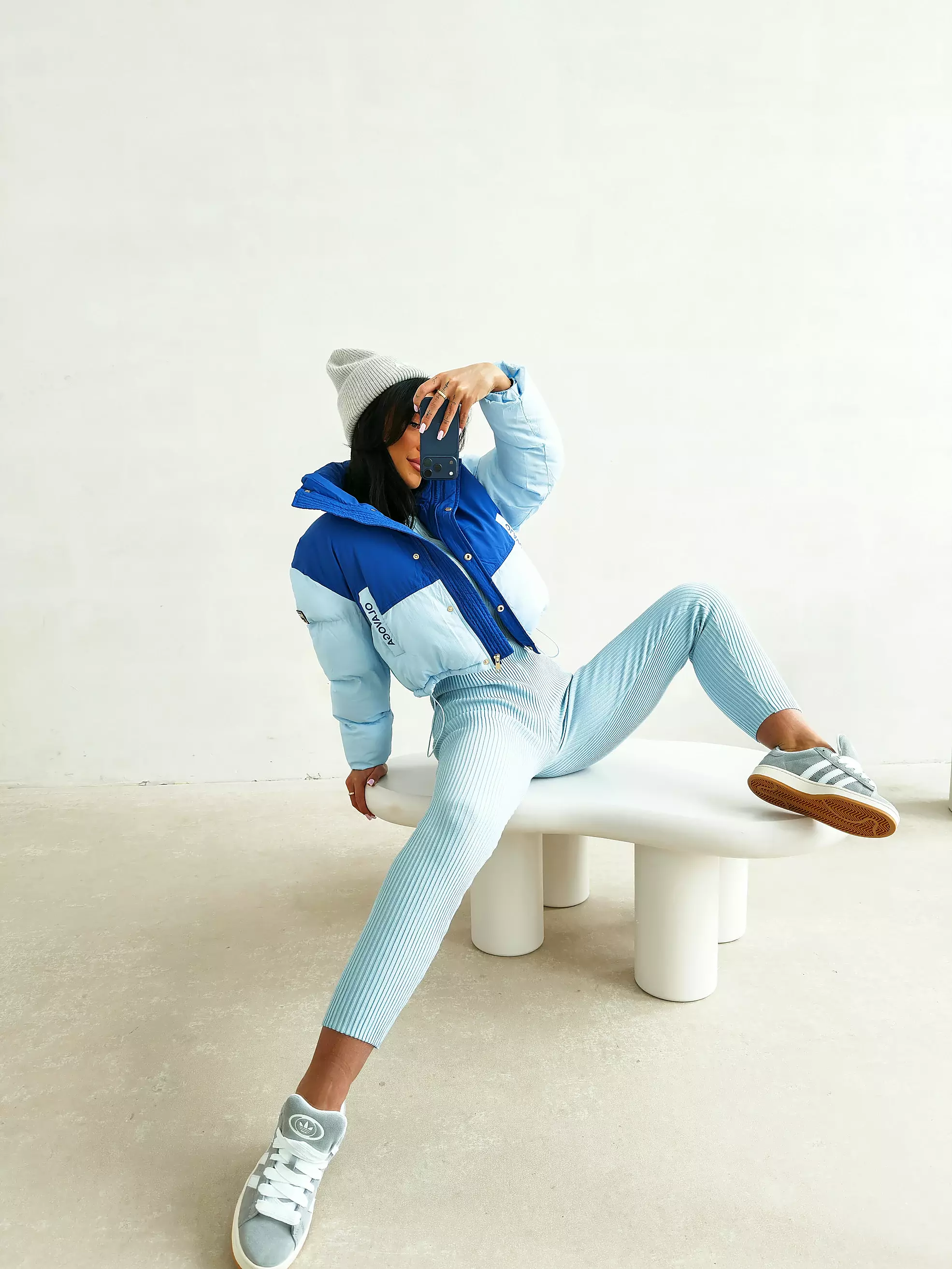 Kurze Damen-Steppjacke OLAVOGA KIAR - Indigo