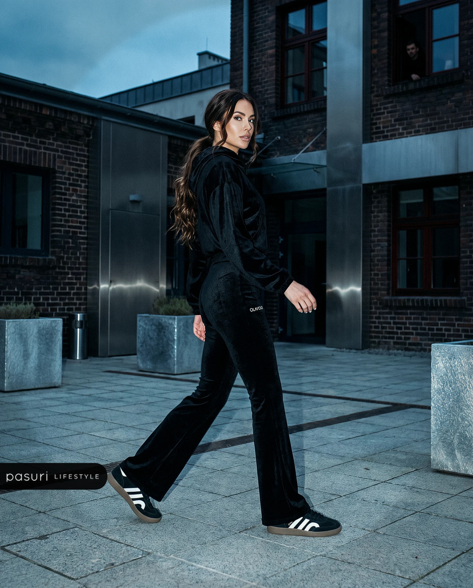 Ladies' casual velour set OLAVOGA VELVET WOOD - Black