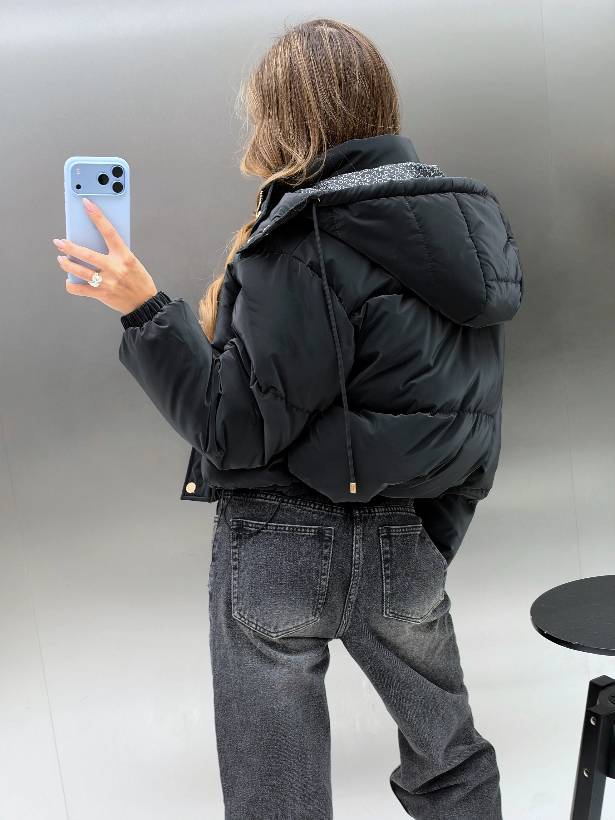 OLAVOGA OROYUAL gesteppte Damenjacke mit Kapuze – Schwarz
