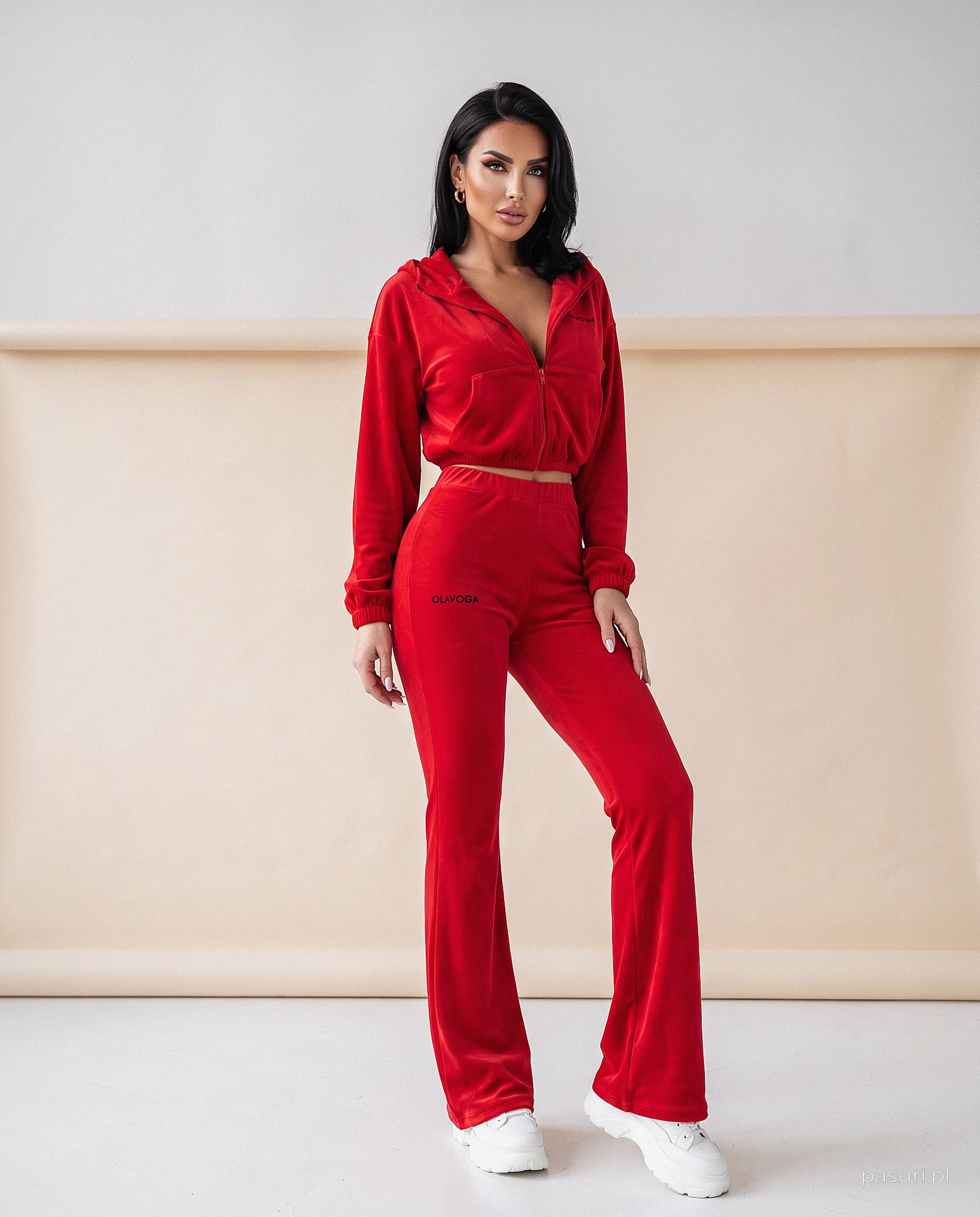 Komplet damski casual welurowy OLAVOGA VELVET WOOD - Czerwony