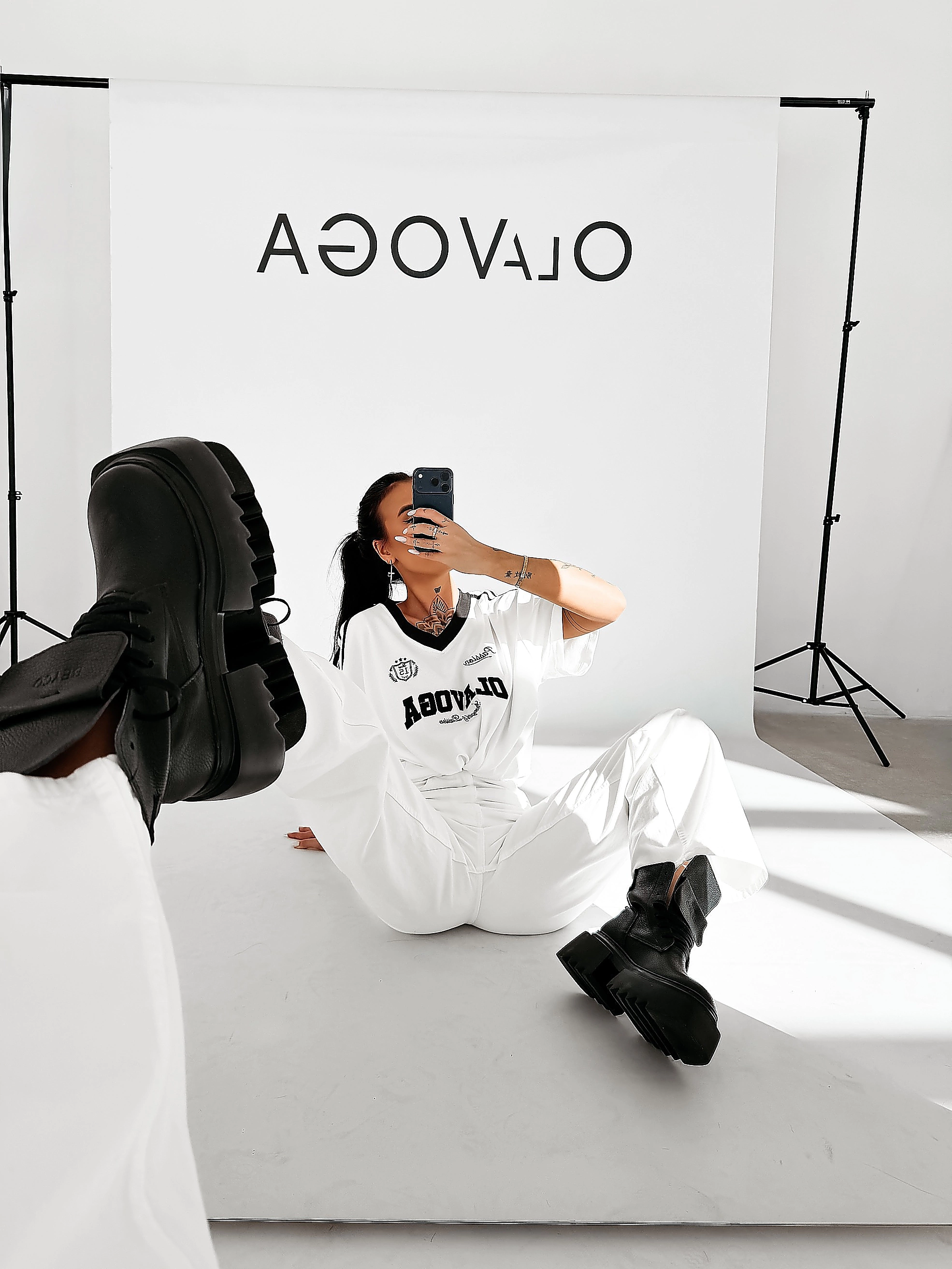 T-shirt damski oversize OLAVOGA LONDON - Écru