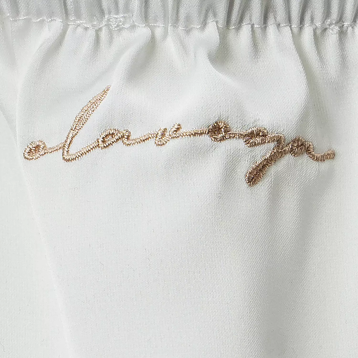 Damen-Pyjama aus Satin OLAVOGA DESIRE - Écru