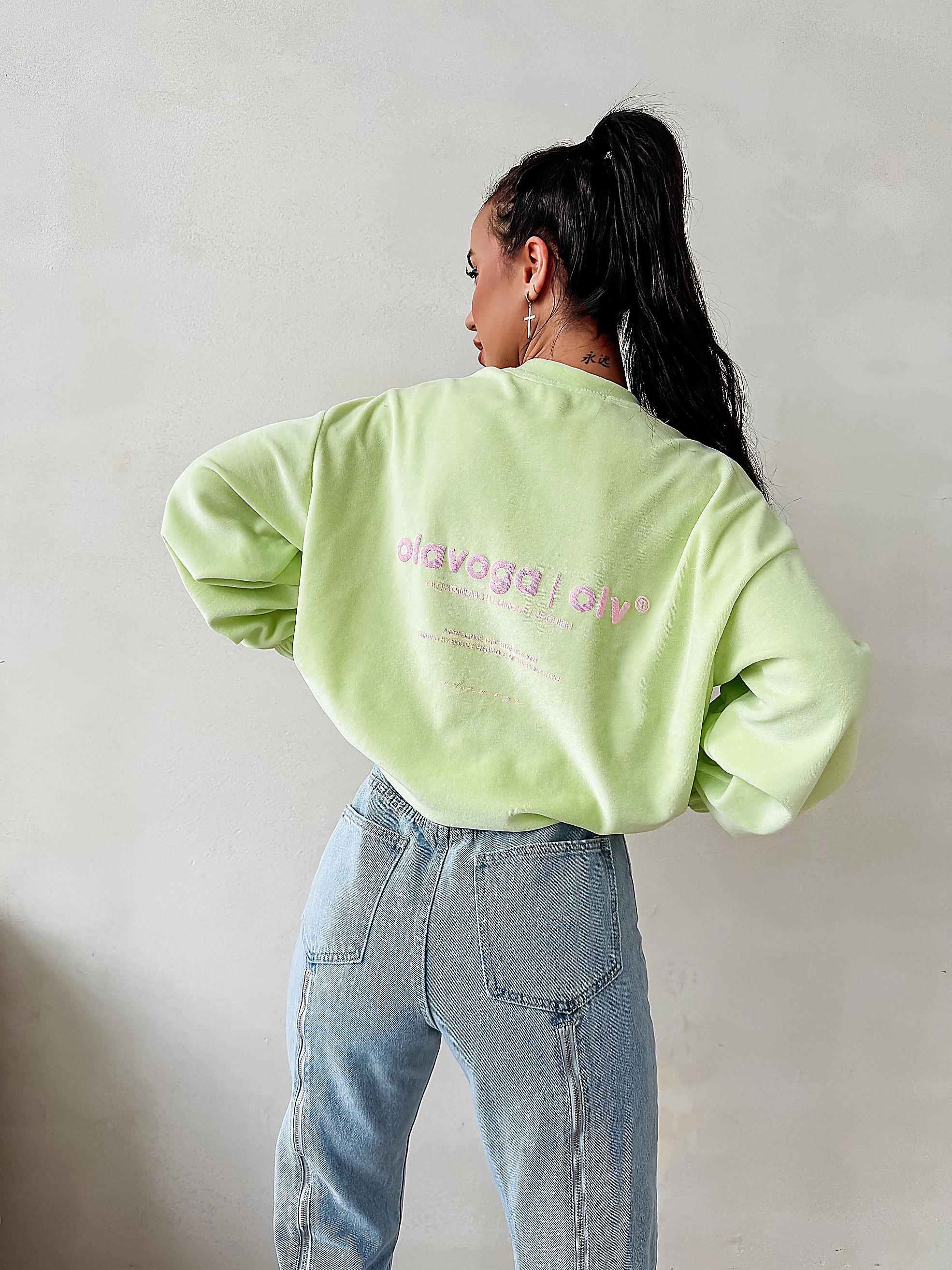 Ladies' velour sweatshirt OLAVOGA VELVORA - Lime green
