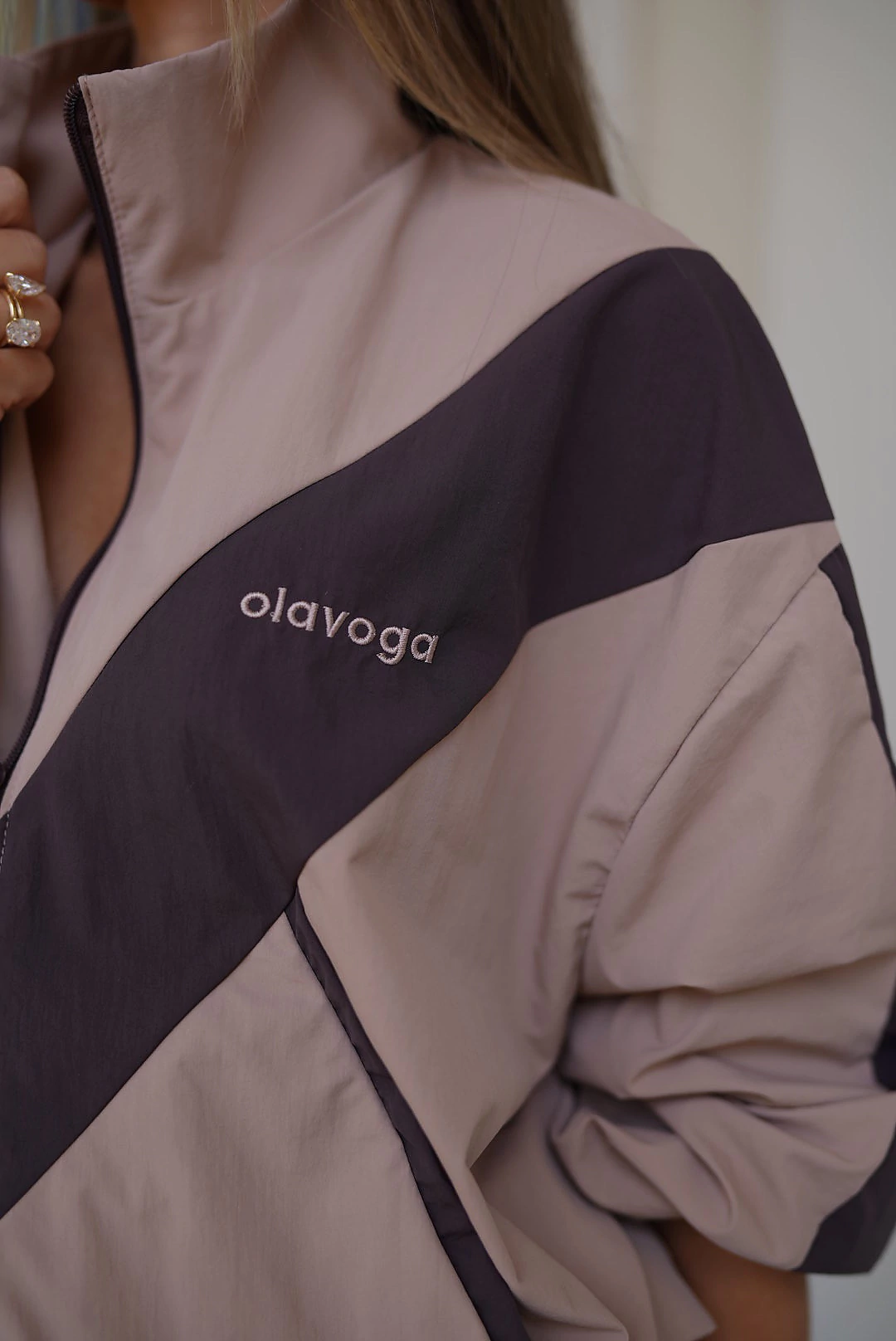 OLAVOGA VOID women’s streetwear sweatshirt – Cappuccino + brown