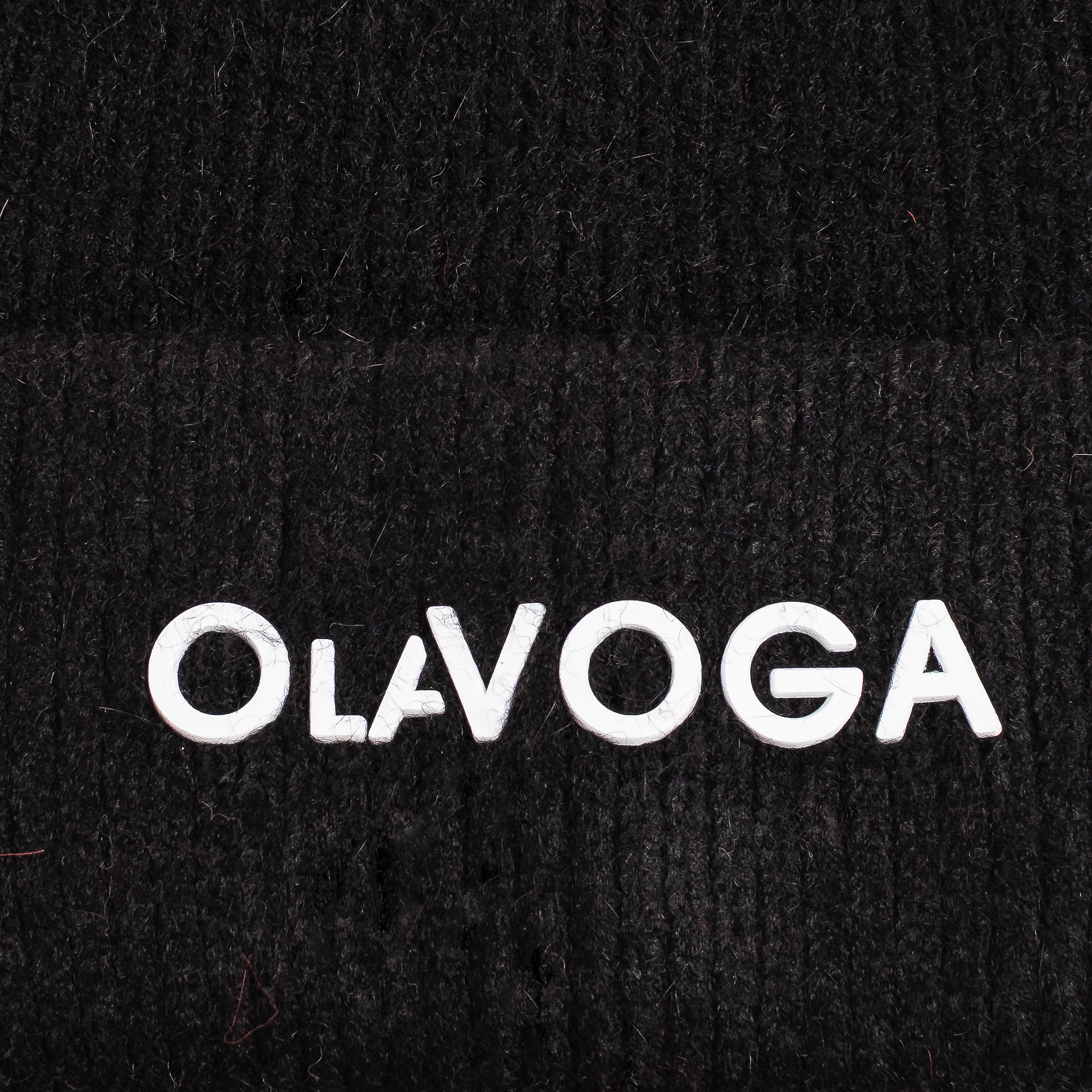 Czapka damska beanie OLAVOGA MEDINA - Czarny