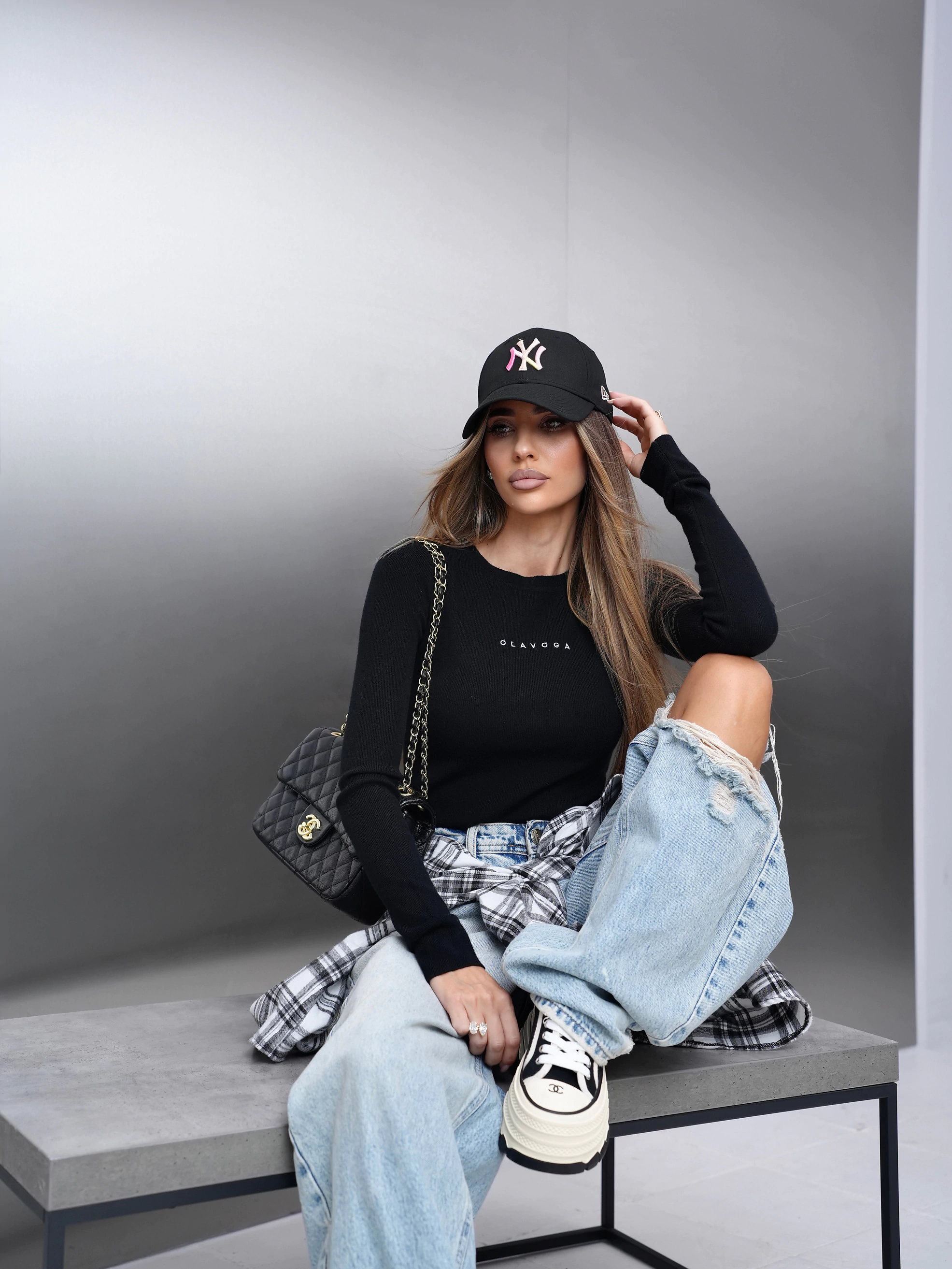Sweter damski casual OLAVOGA BROGRER - Czarny
