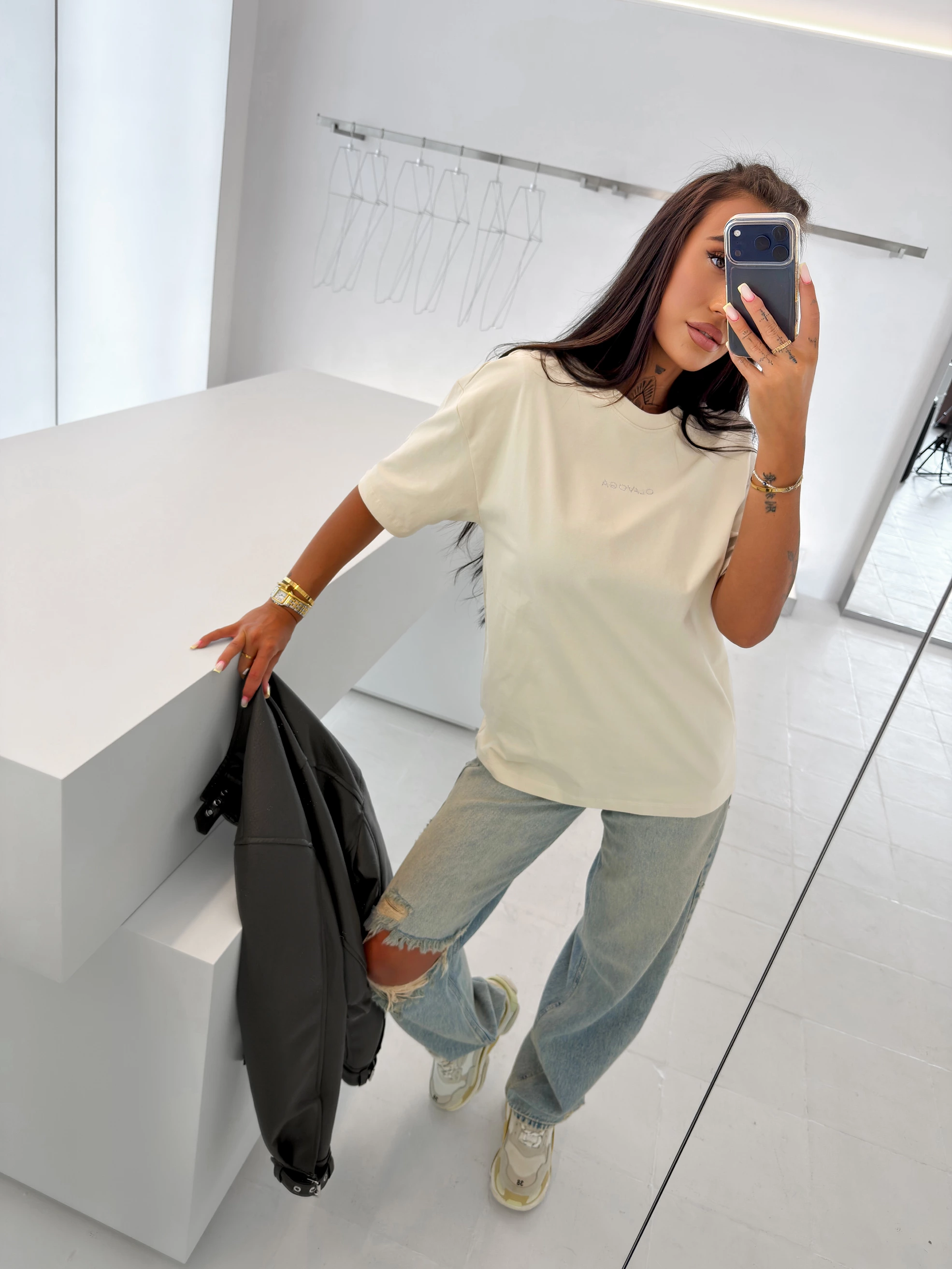 T-shirt damski OLAVOGA VERDI Écru – zdjęcie produktu