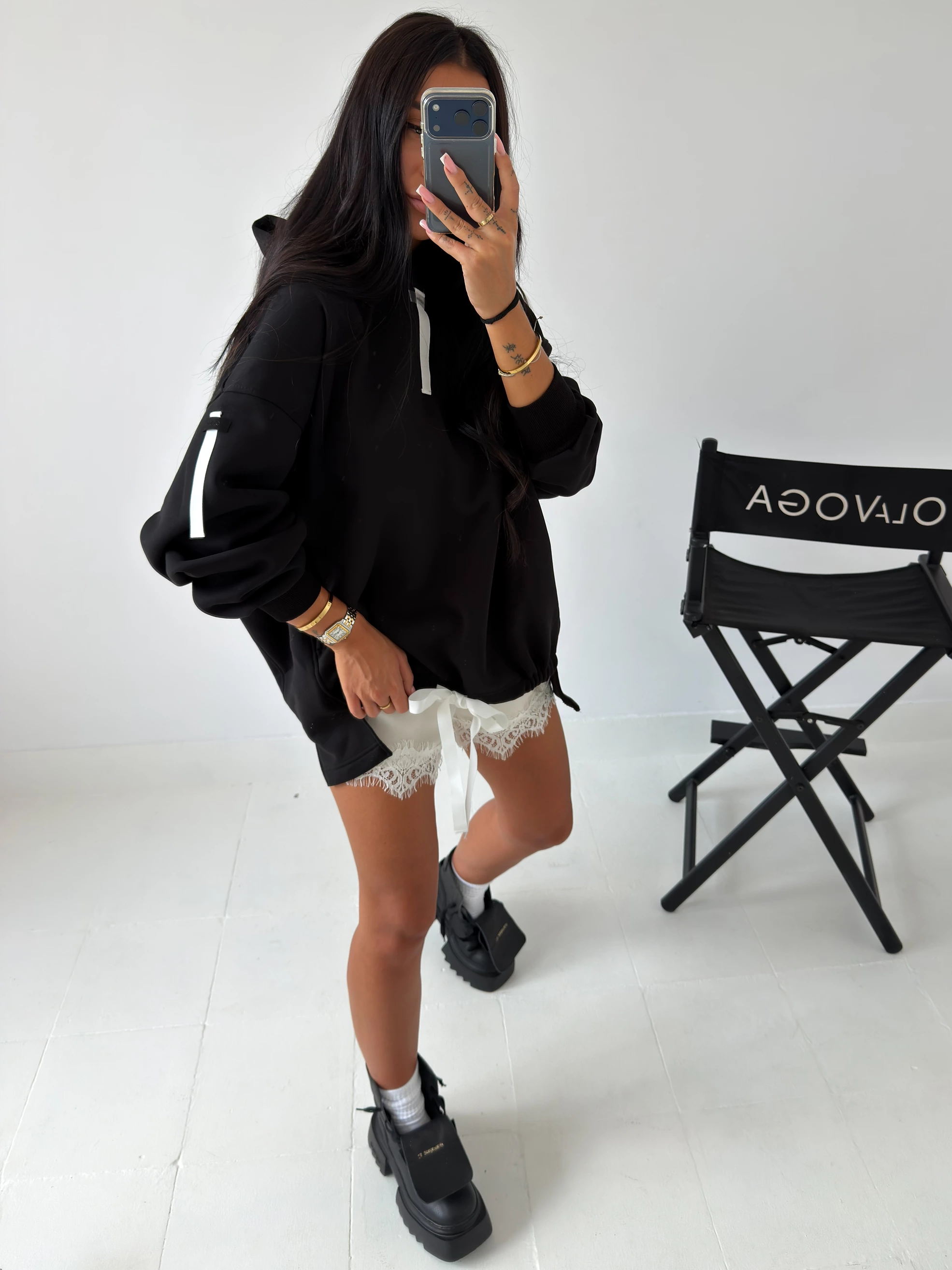Bluza oversize OLAVOGA AVIRA Czarny – zdjęcie produktu