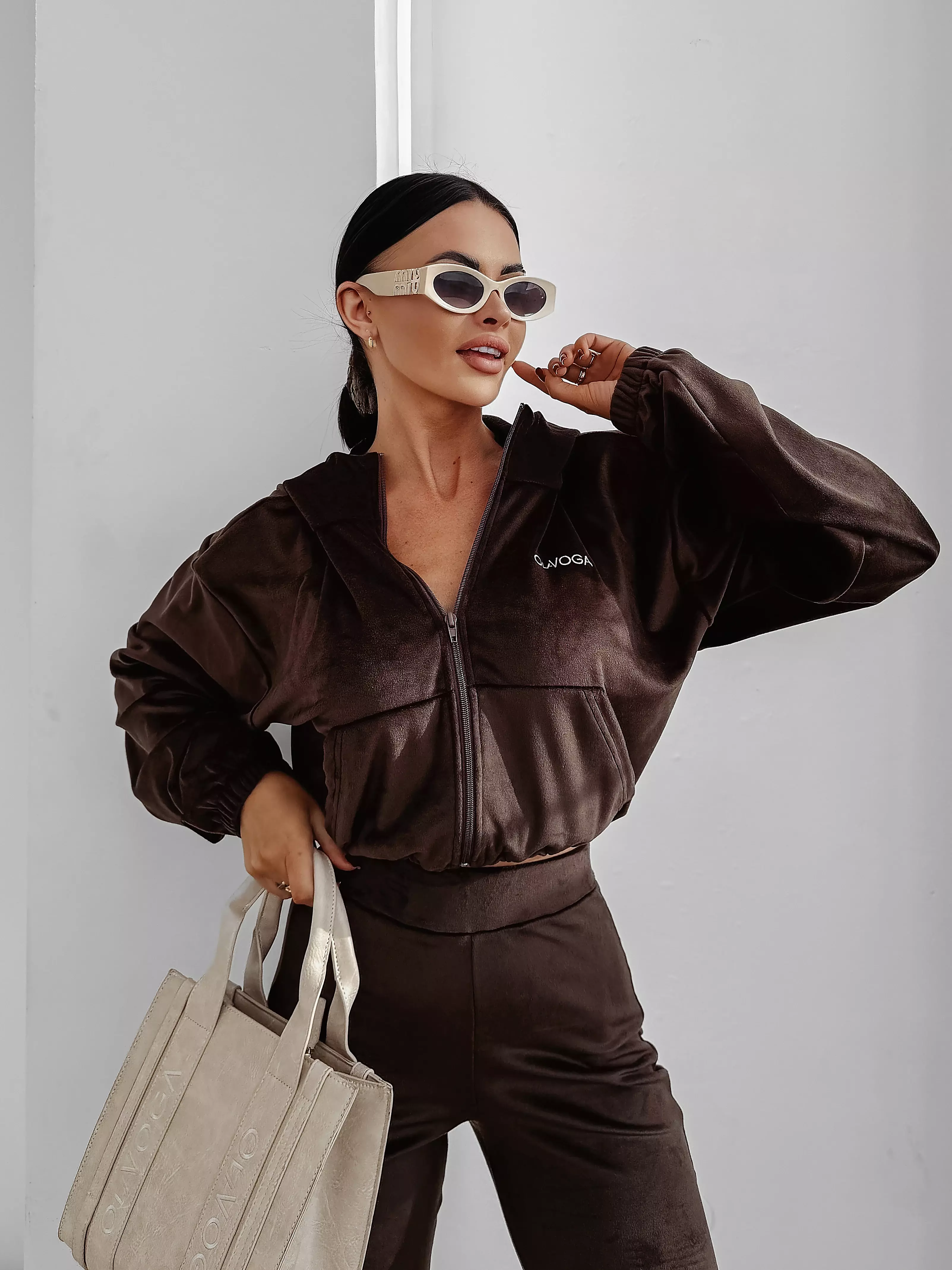 Ladies' casual velour set OLAVOGA VELVET WOOD - Brown