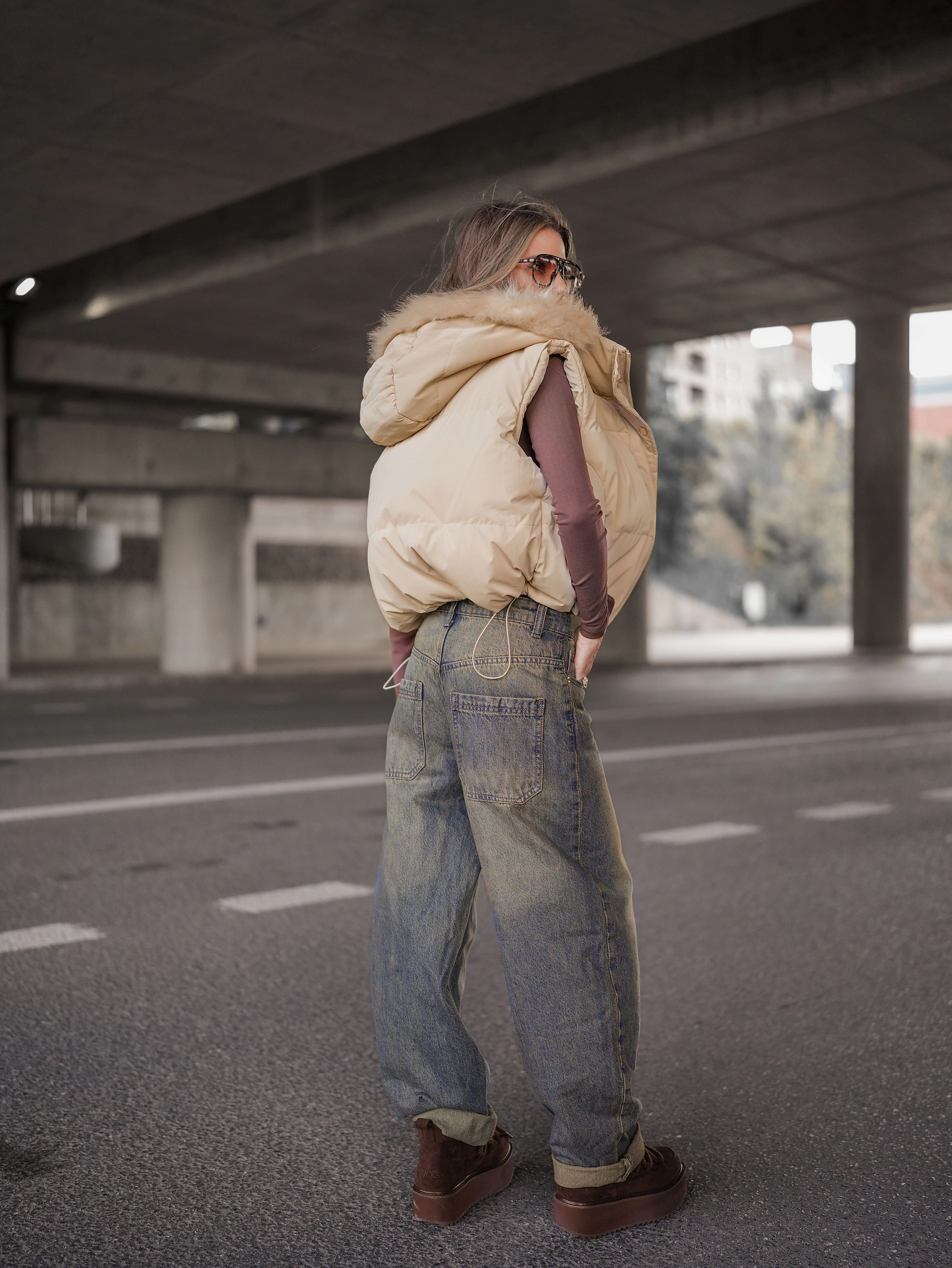 Damenweste mit Kapuze OLAVOGA SIERY - Beige