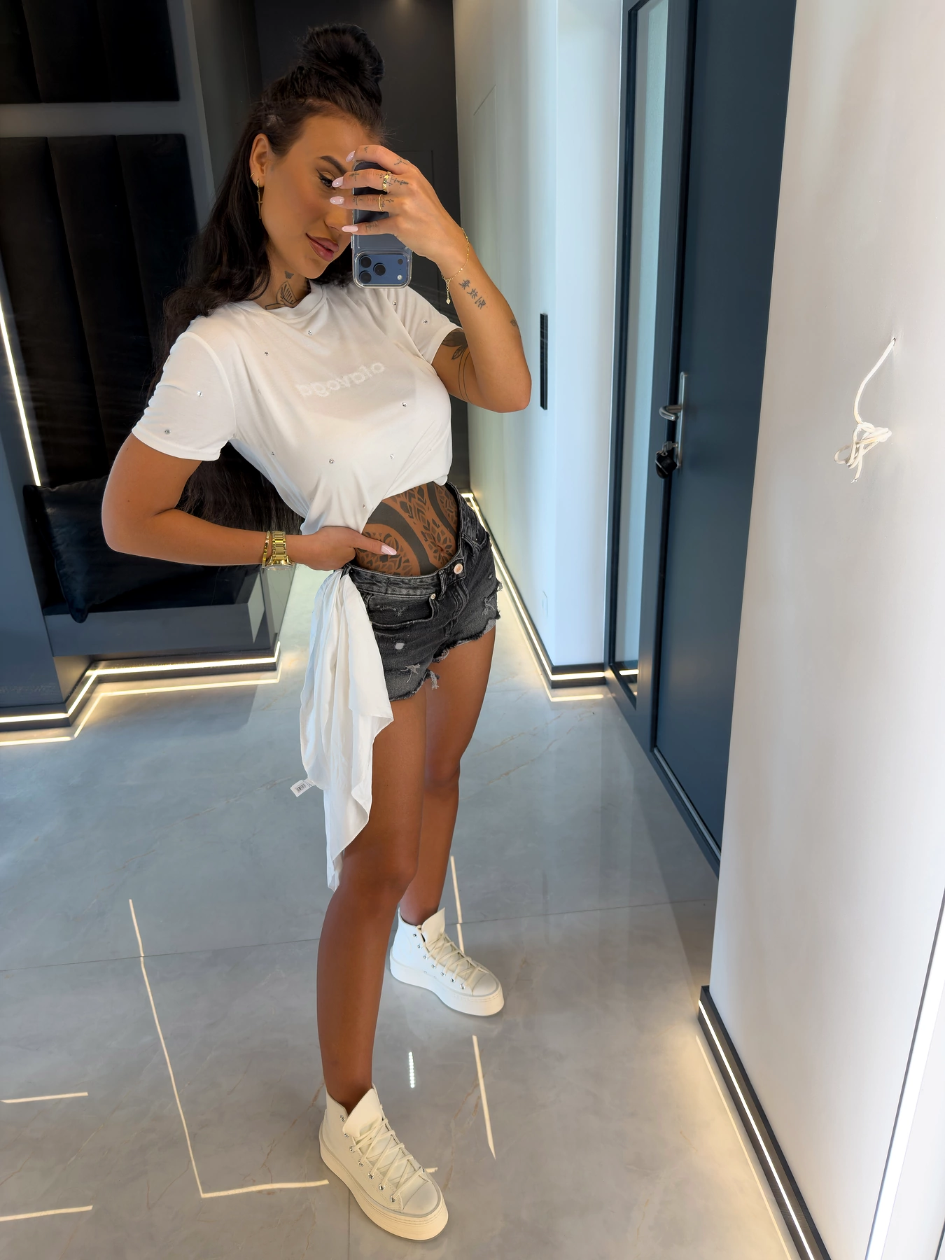 Women's boxy T-shirt with zircons OLAVOGA JASMINE - Écru