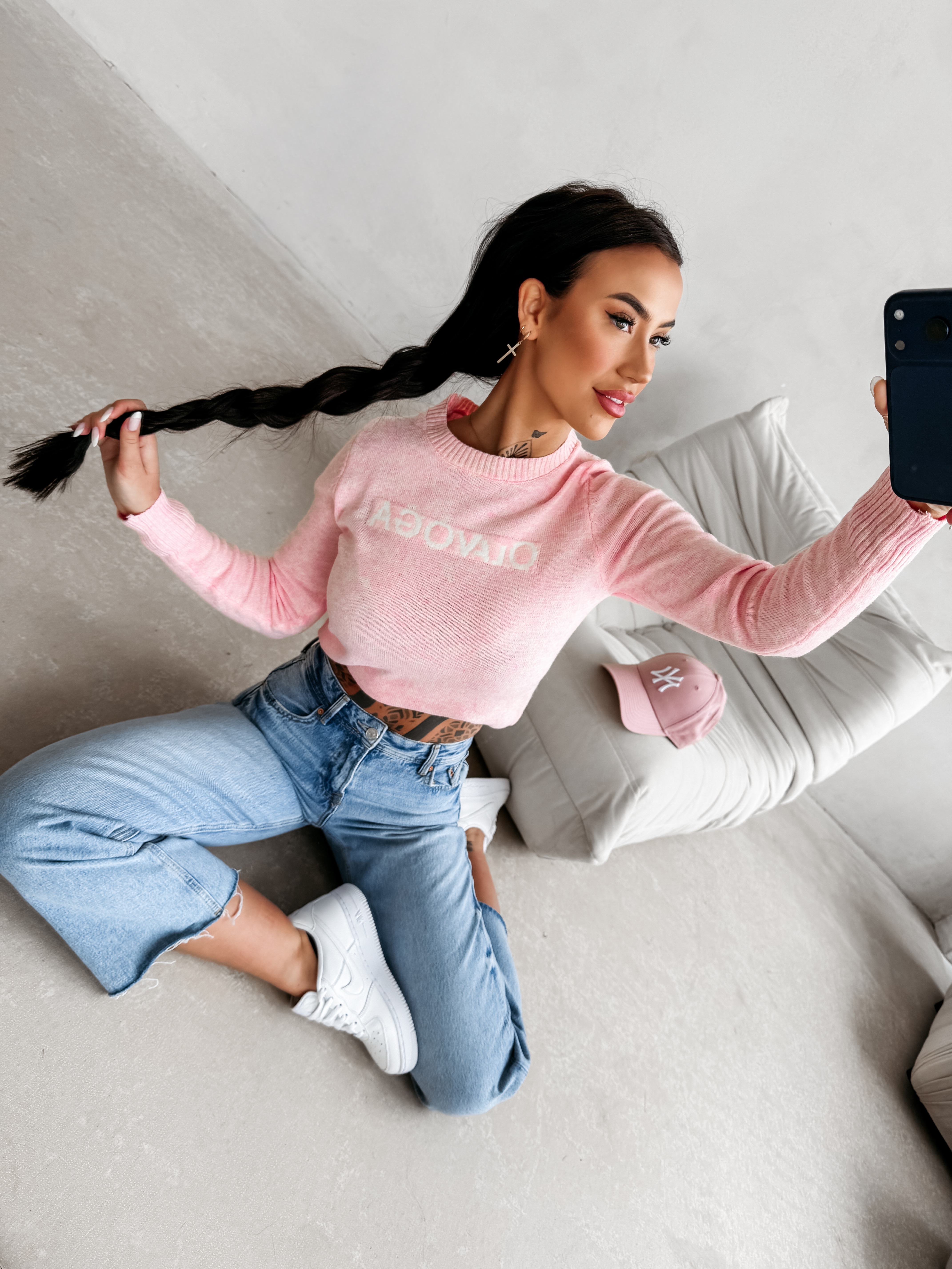 Sweter damski casual OLAVOGA ZAIO - Pudrowy róż