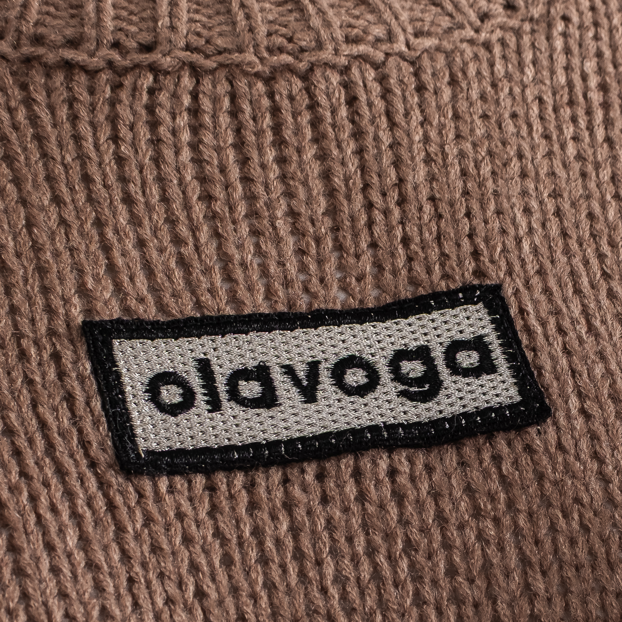 Sweter damski klasyczny OLAVOGA MOSSI - Beż