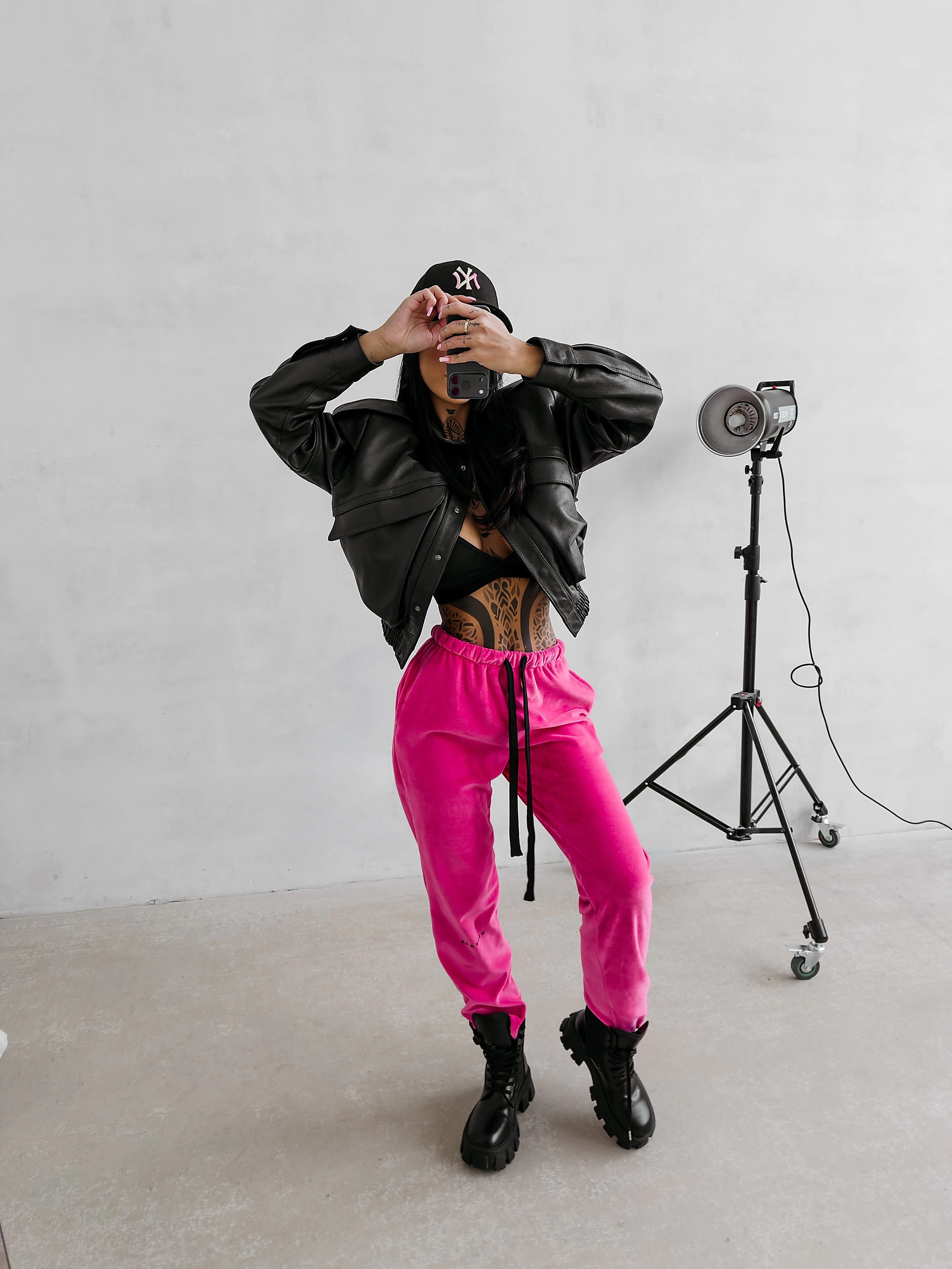 Verstellbare Damen-Velours-Hose OLAVOGA NESA - Amaranth