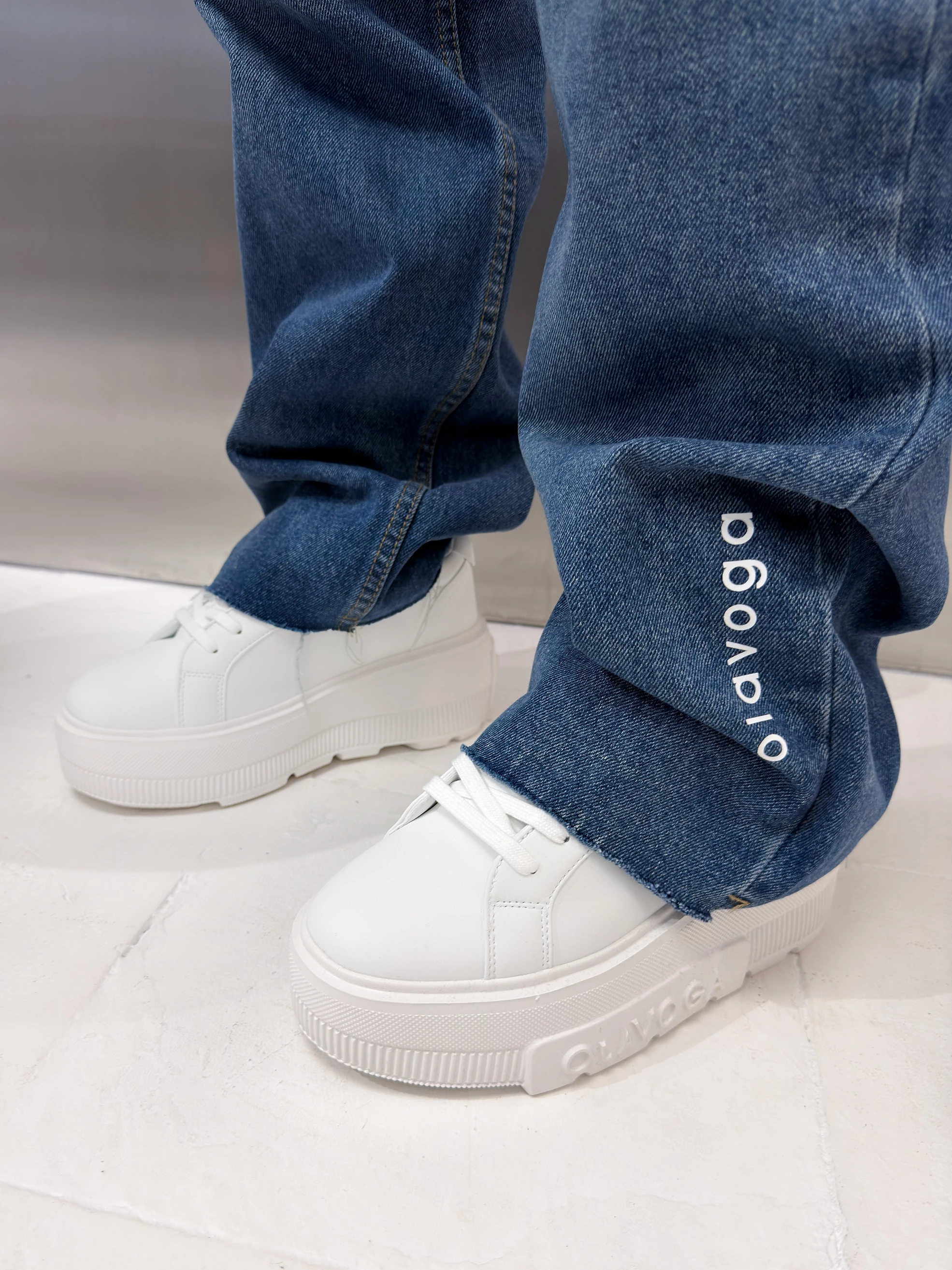 Sneakersy damskie na platformie OLAVOGA NEFRE - Biały
