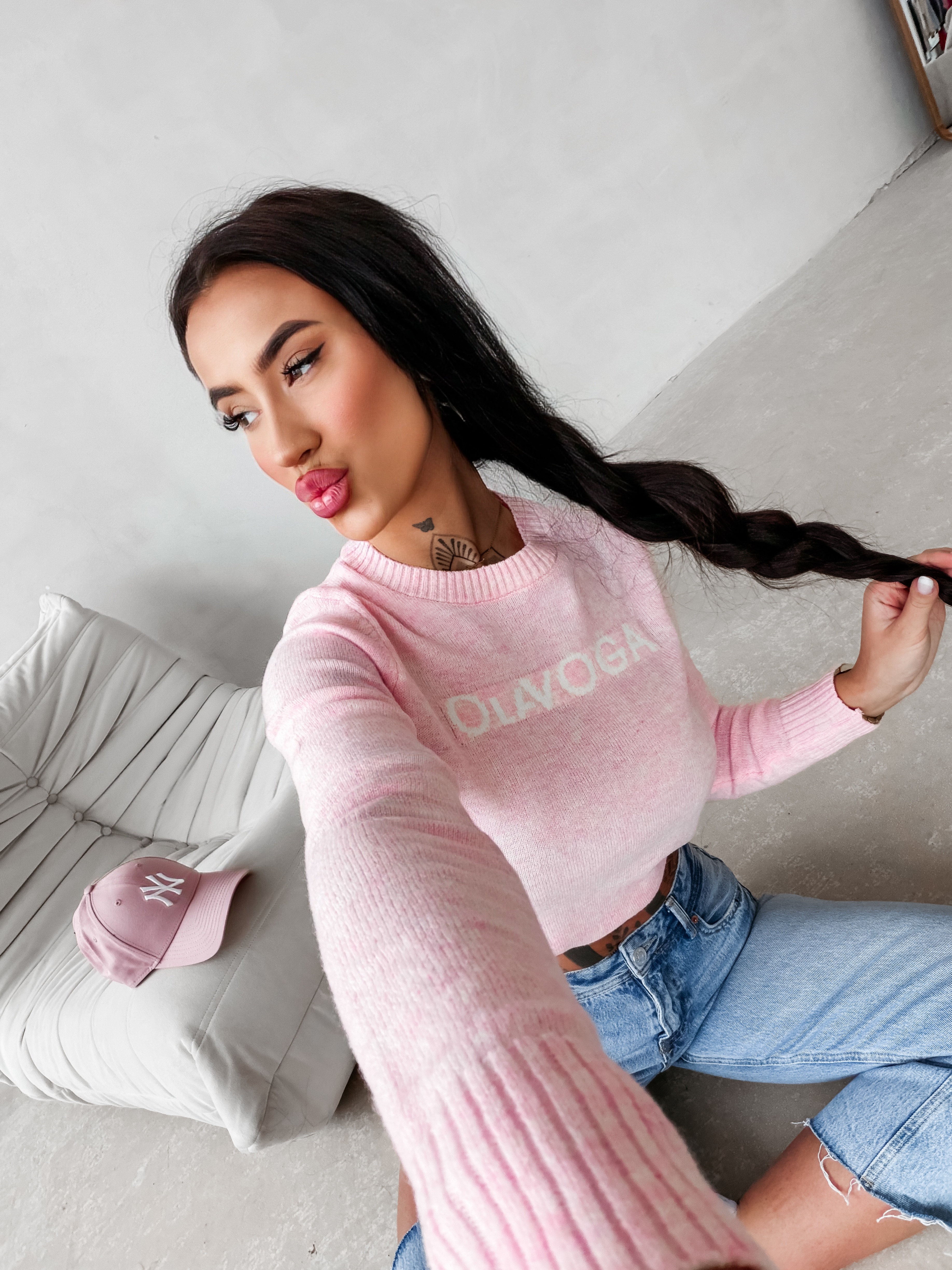 Sweter damski casual OLAVOGA ZAIO - Pudrowy róż