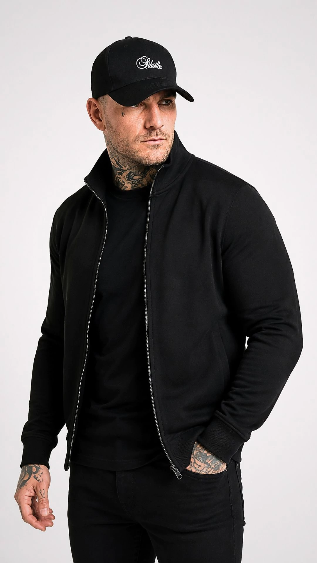 Baseballová čiapka s logom SIKSILK 29639 - Čierna