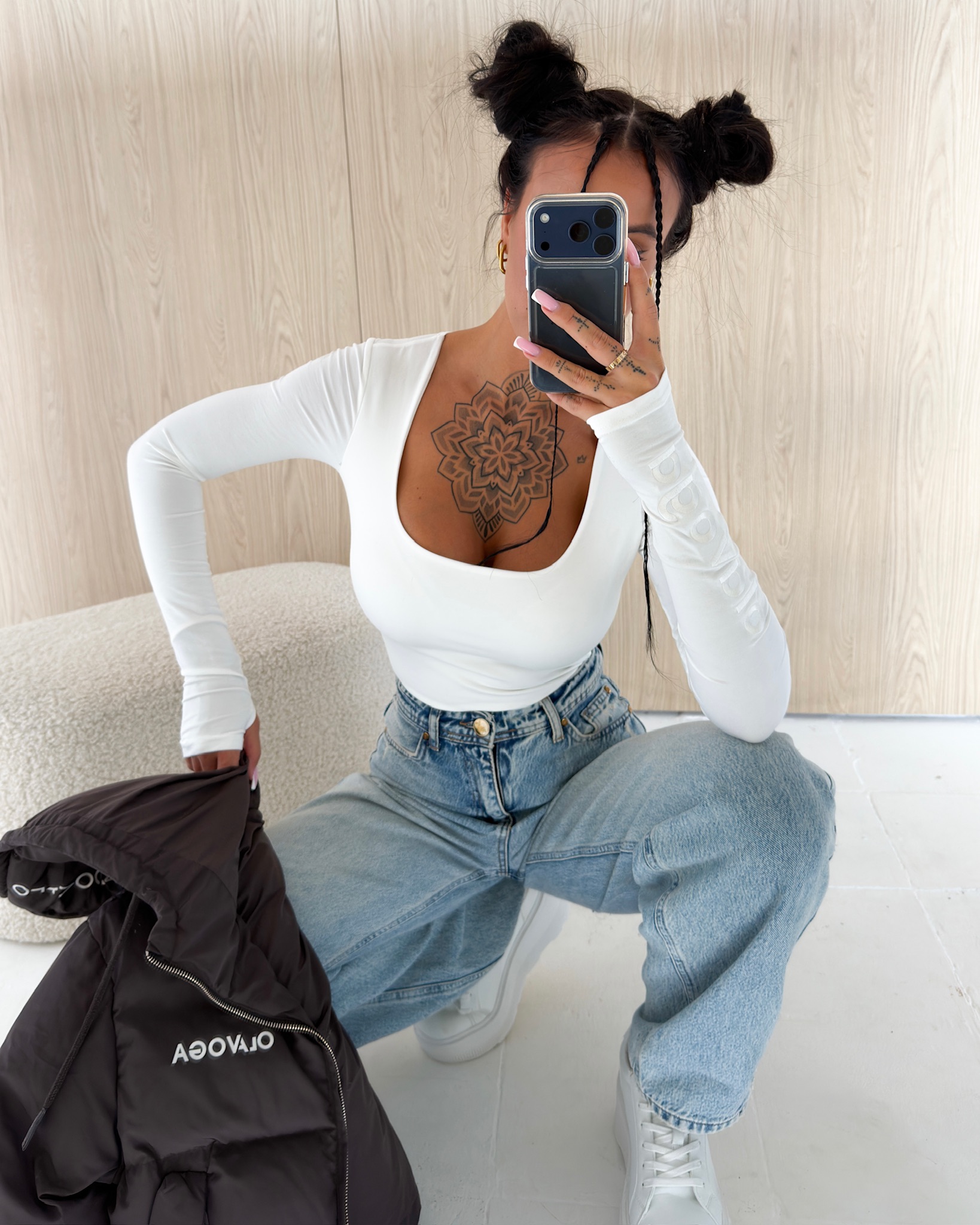OLAVOGA FAMOUS Women’s Fitted Bodysuit – Ecru