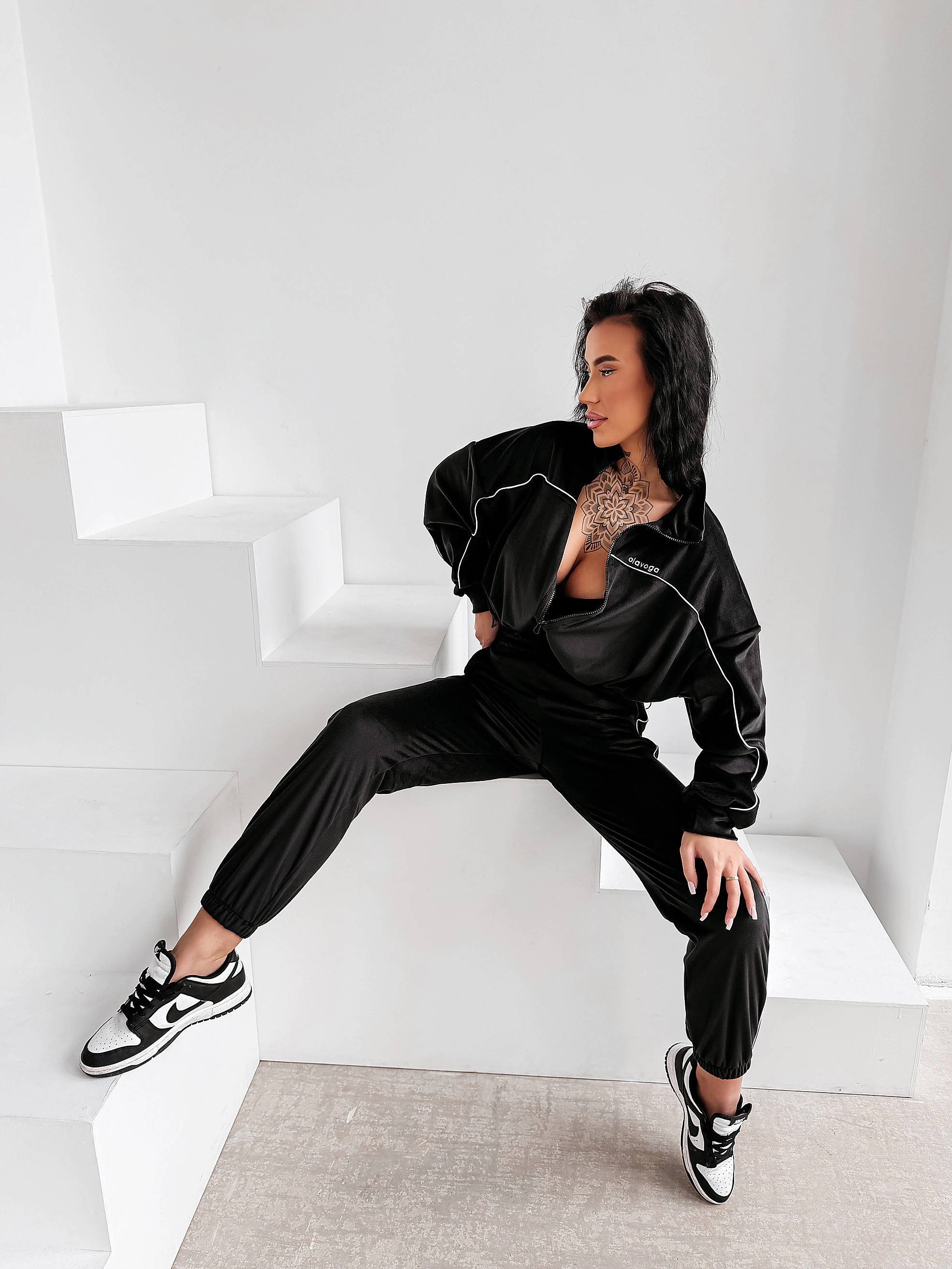 Ladies' velour set OLAVOGA RIFMO - Black