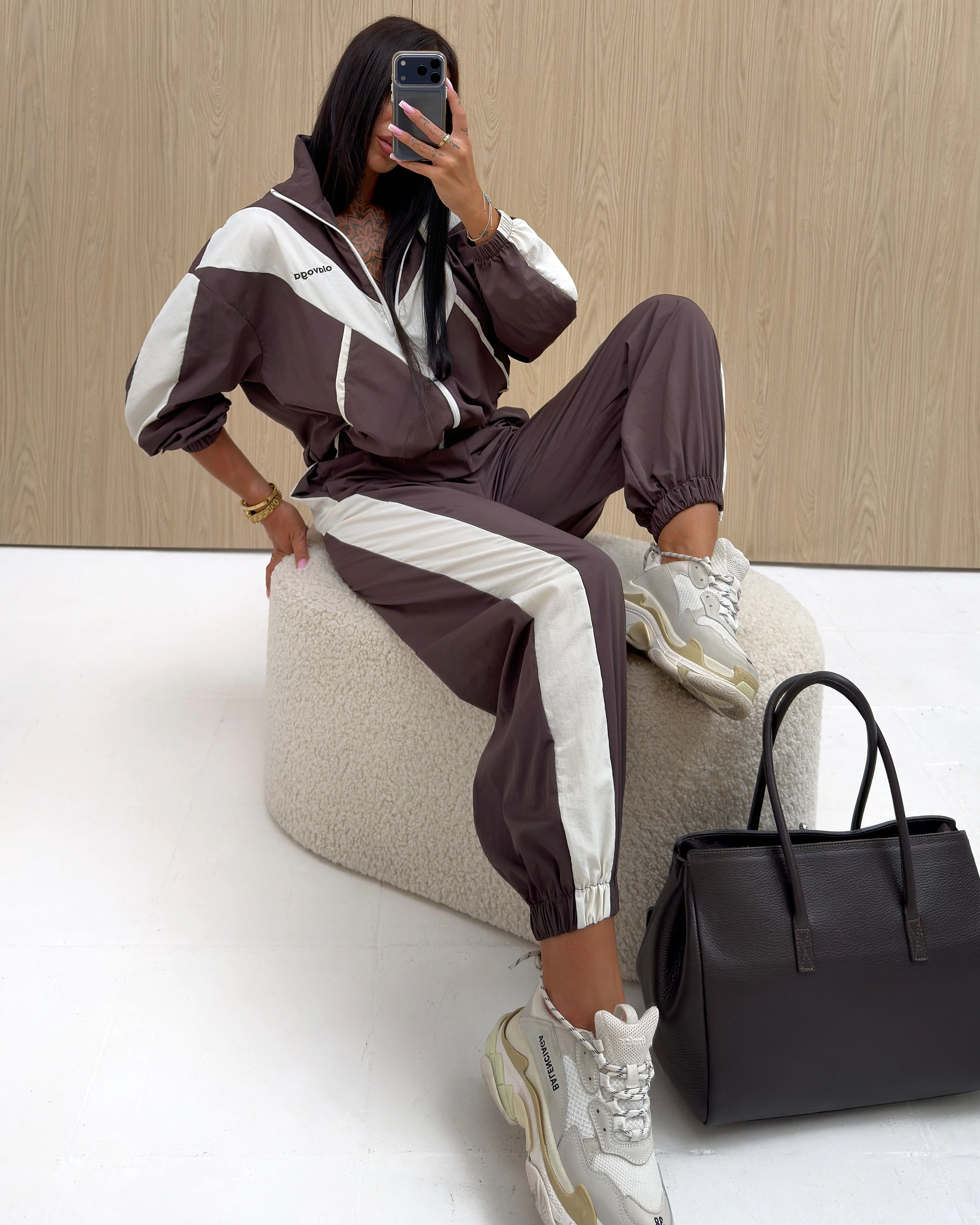 OLAVOGA VOID women’s streetwear hoodie – Brown + ecru