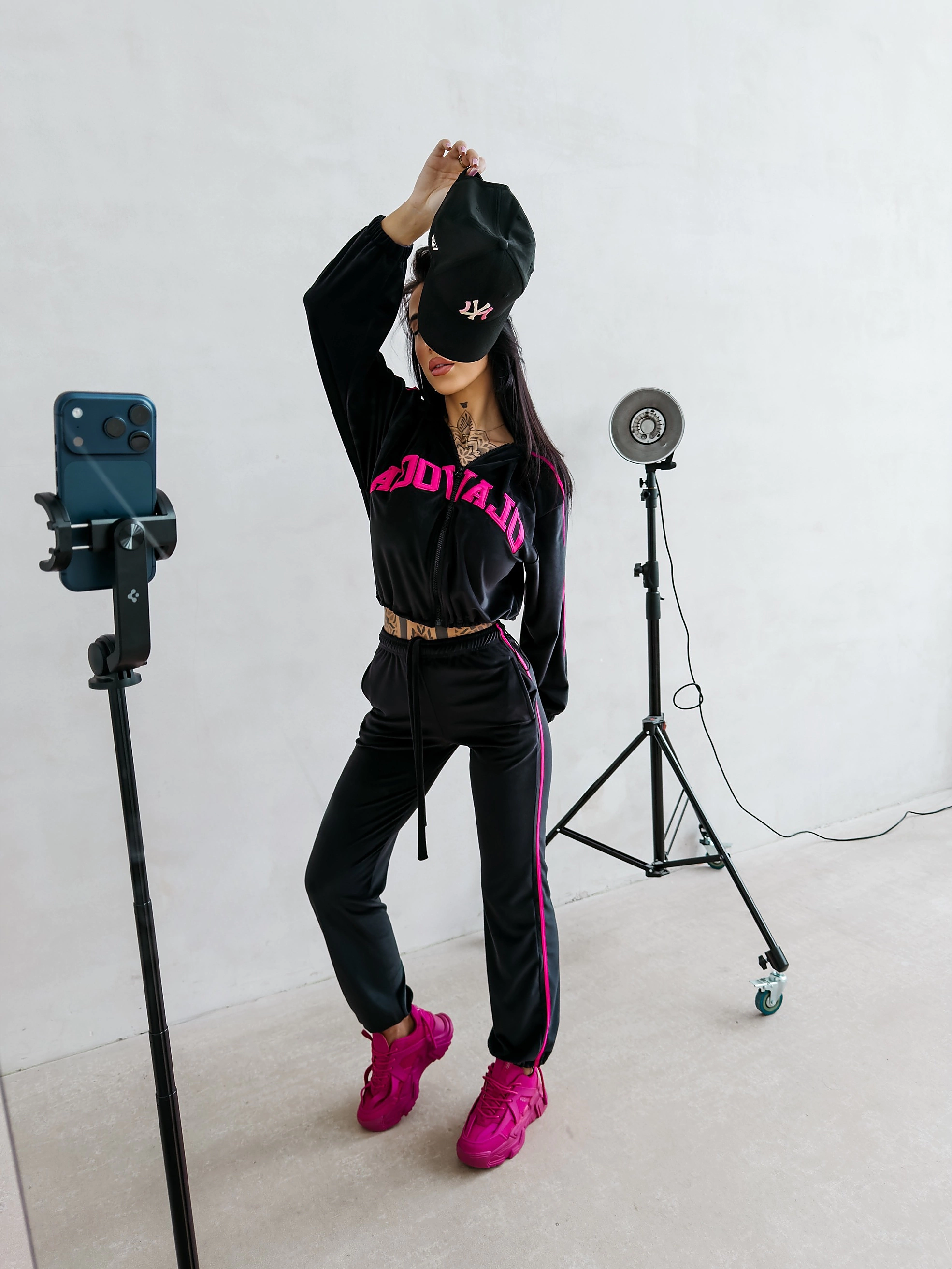 Ladies' velour set O'la Voga HANDY 2024 - Pink | M | OLAVOGA Ladies' velour set O'la Voga HANDY 2024 - Pink | M | OLAVOGA