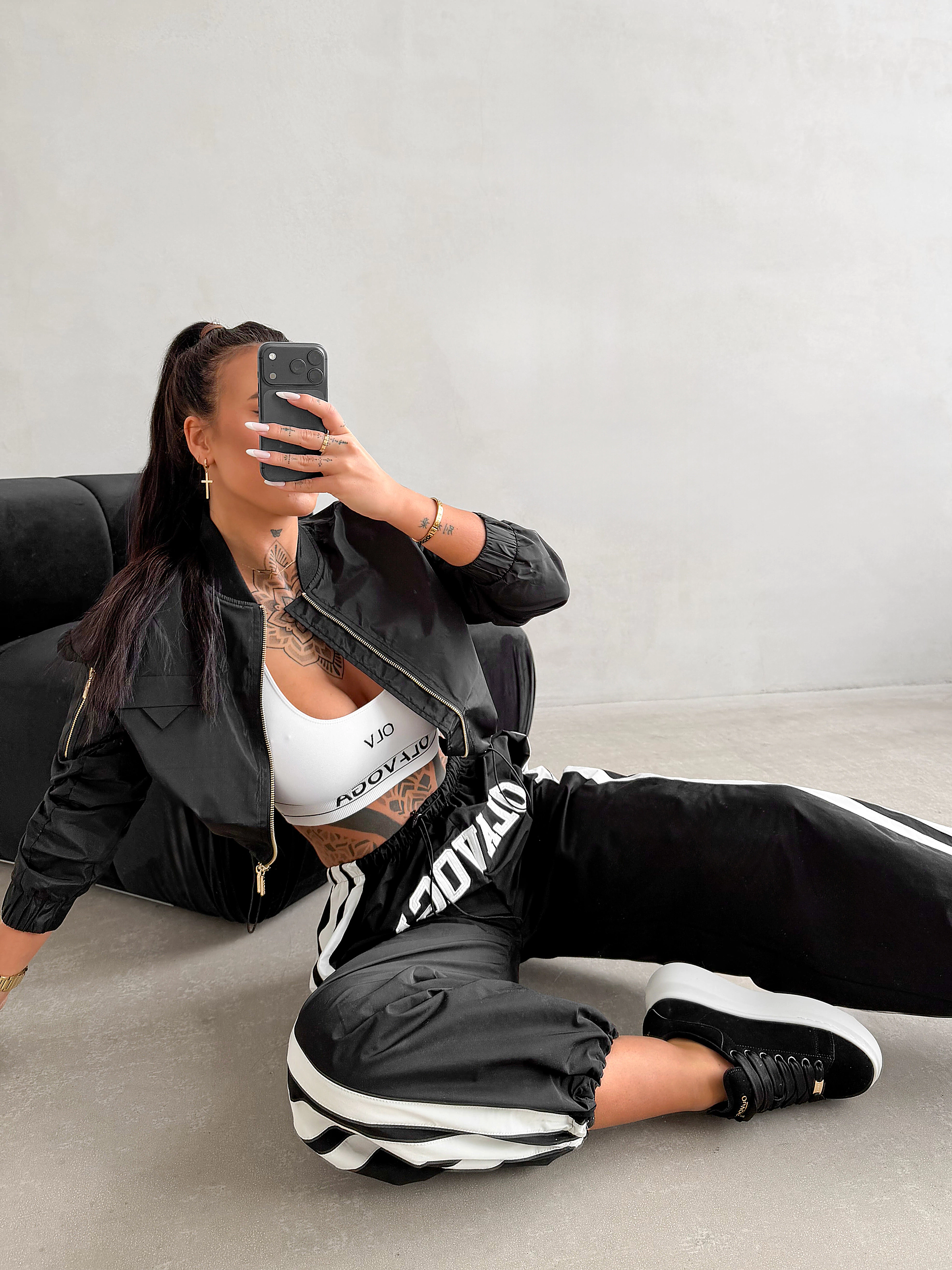 Große Damen-Logo-Hose OLAVOGA DANCE - Schwarz