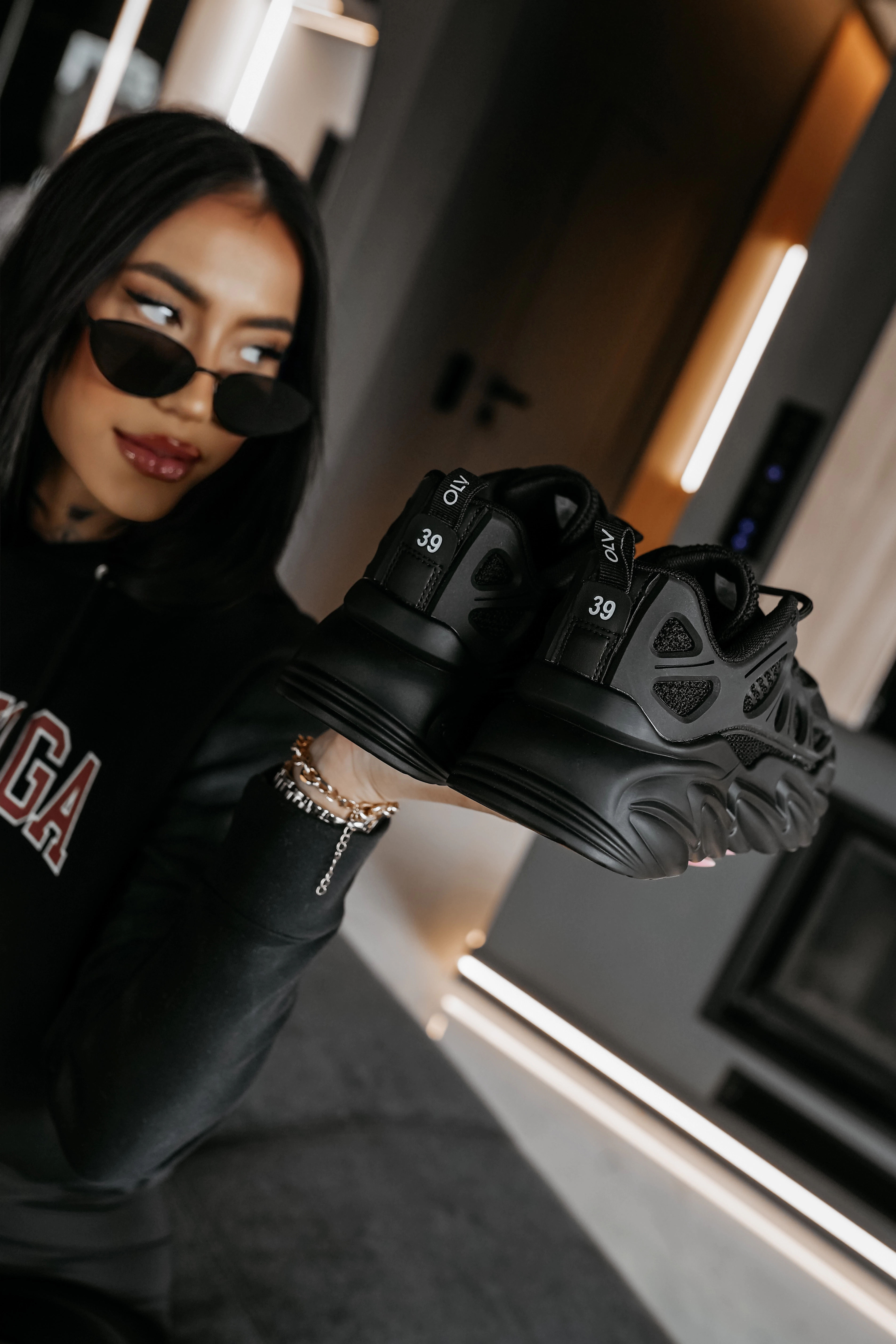 Sneakersy damskie OLAVOGA ACTIVE 97 - Czarny