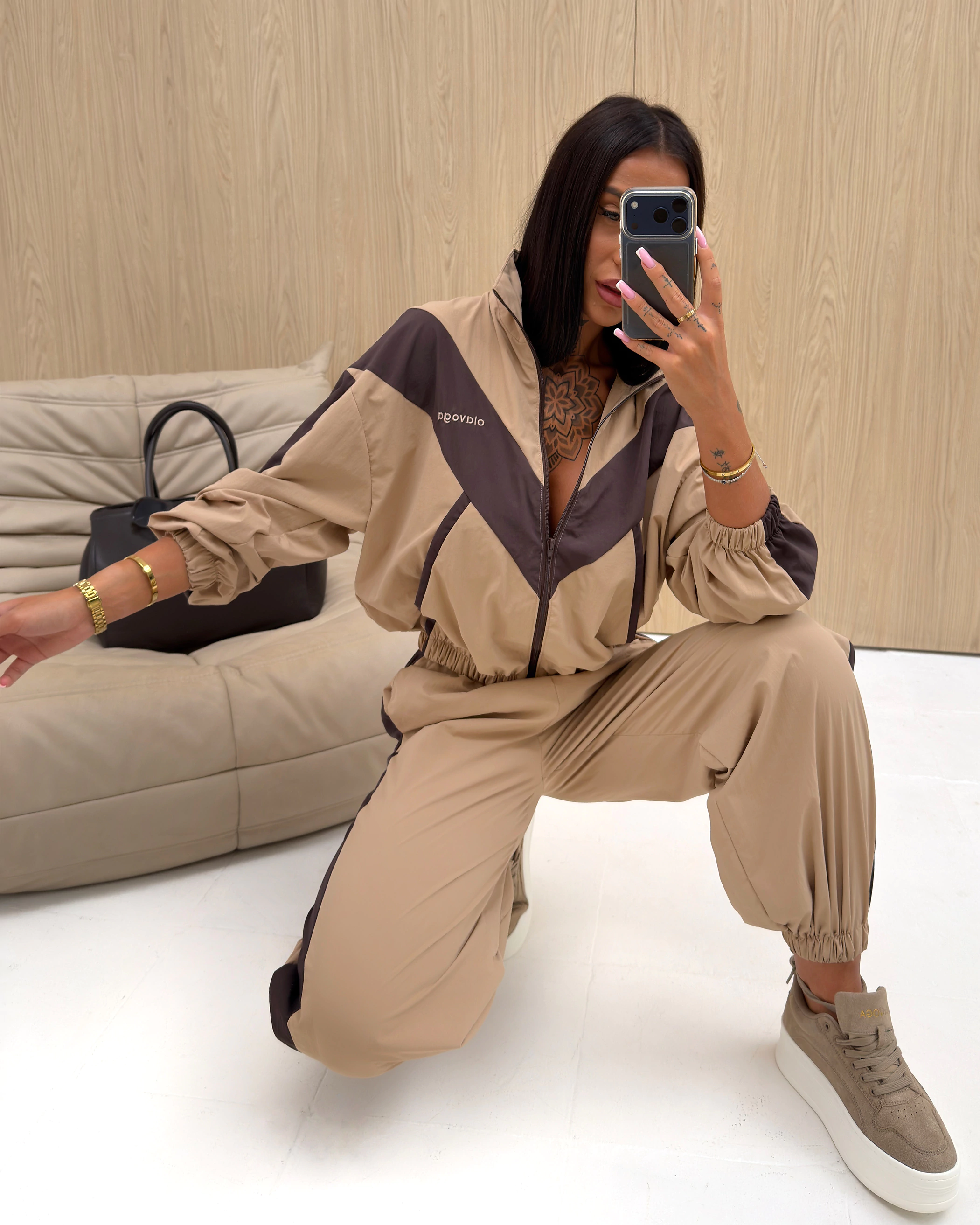 OLAVOGA VOID women’s streetwear sweatshirt – Cappuccino + brown