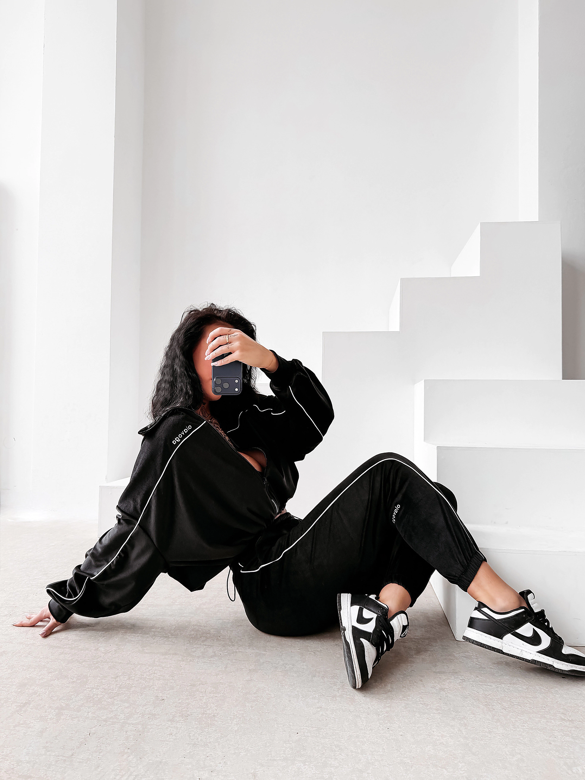 Ladies' velour set OLAVOGA RIFMO - Black