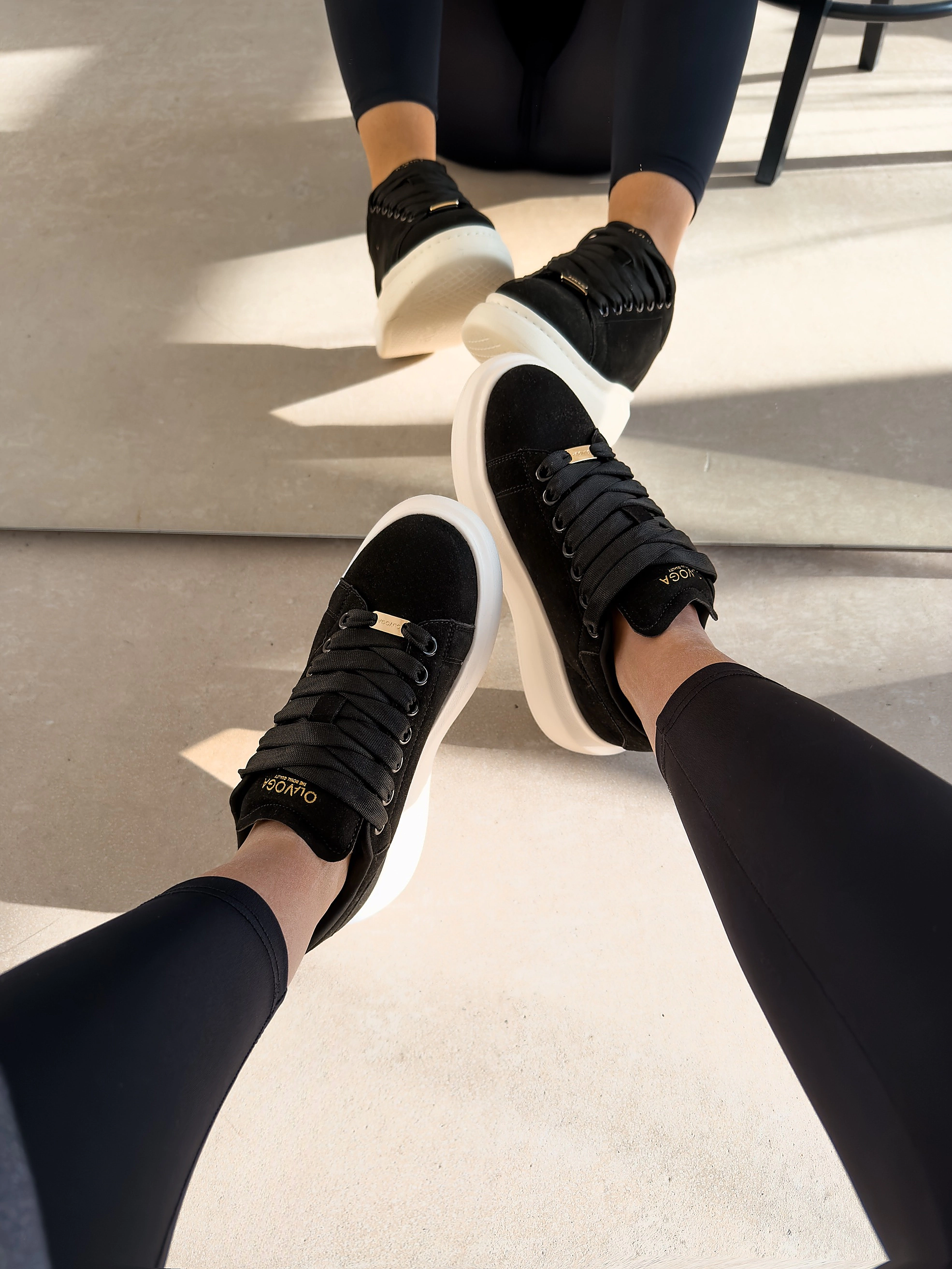 Sneakersy damskie OLAVOGA MERLO - Czarny