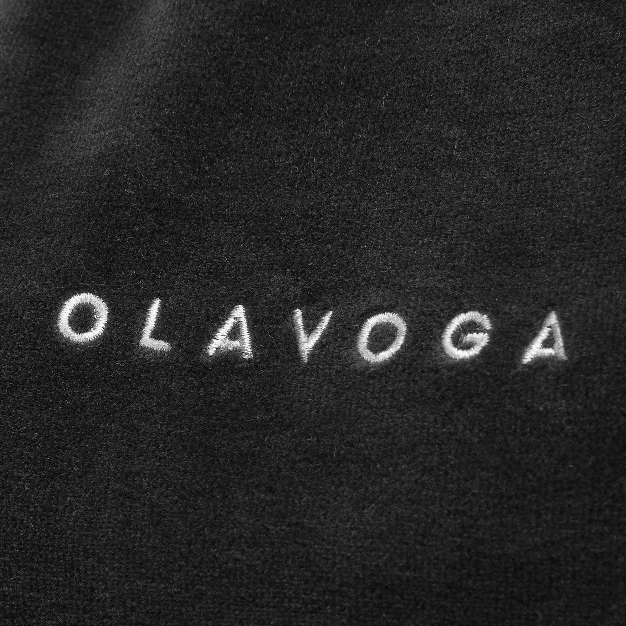 Komplet welurowy OLAVOGA NOELLE - Czarny
