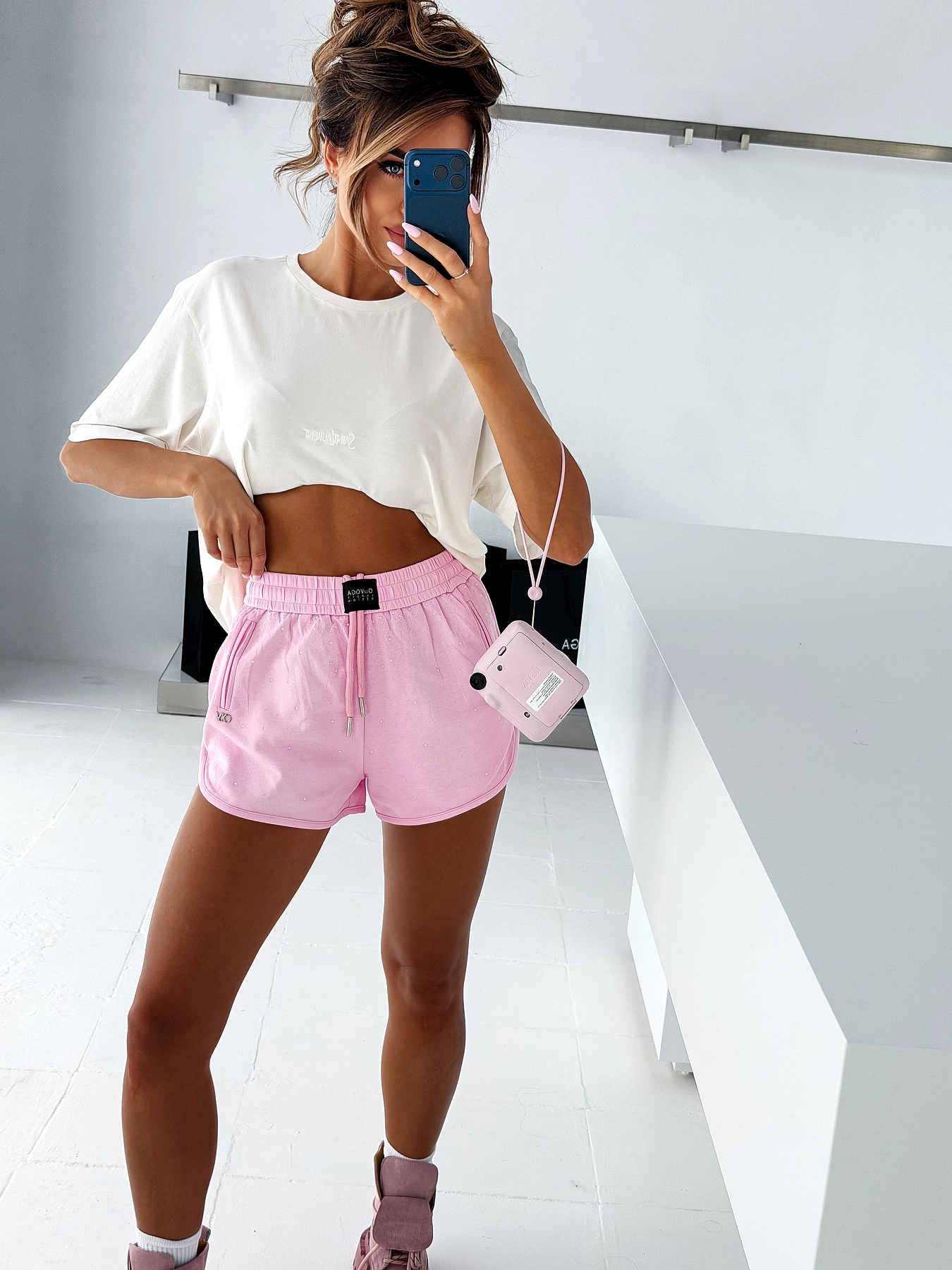 Women's shorts with crystals OLAVOGA SWIFT - Pink