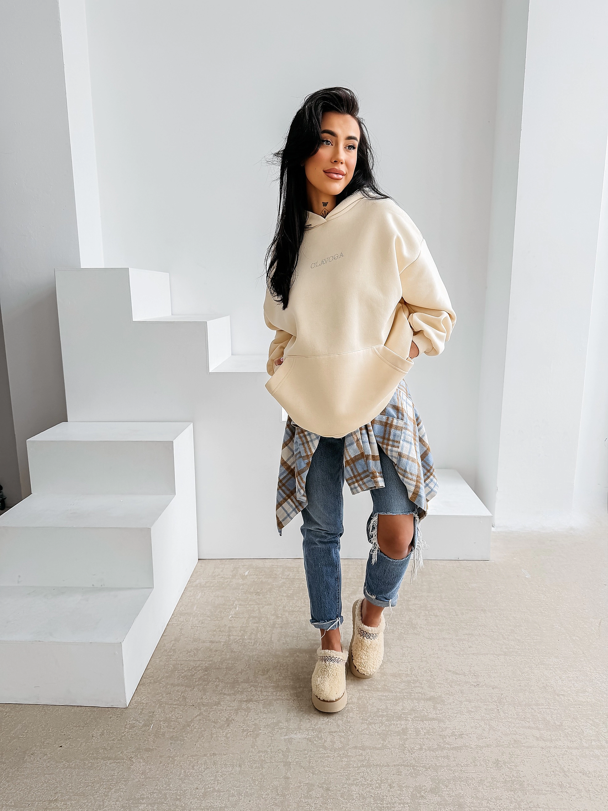 Bluza damska z kryształkami OLAVOGA MILEA - Coconut