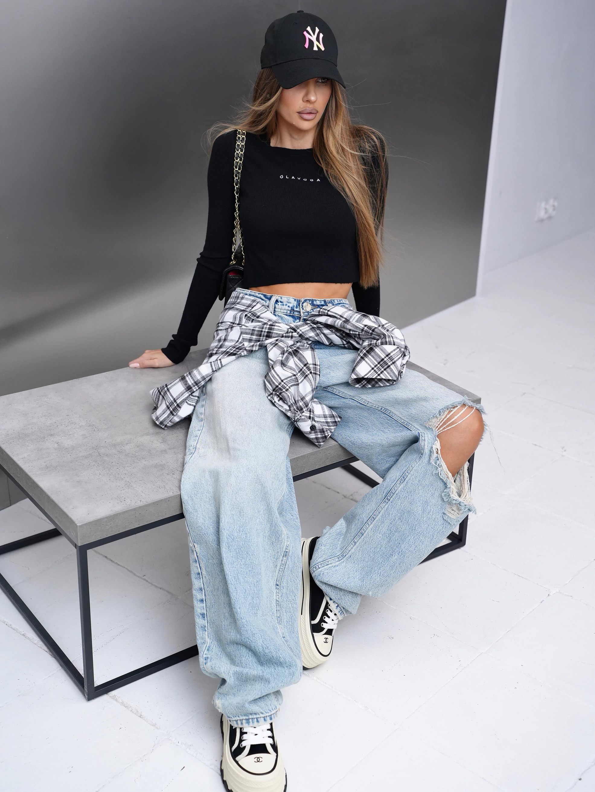 Sweter damski casual OLAVOGA BROGRER - Czarny