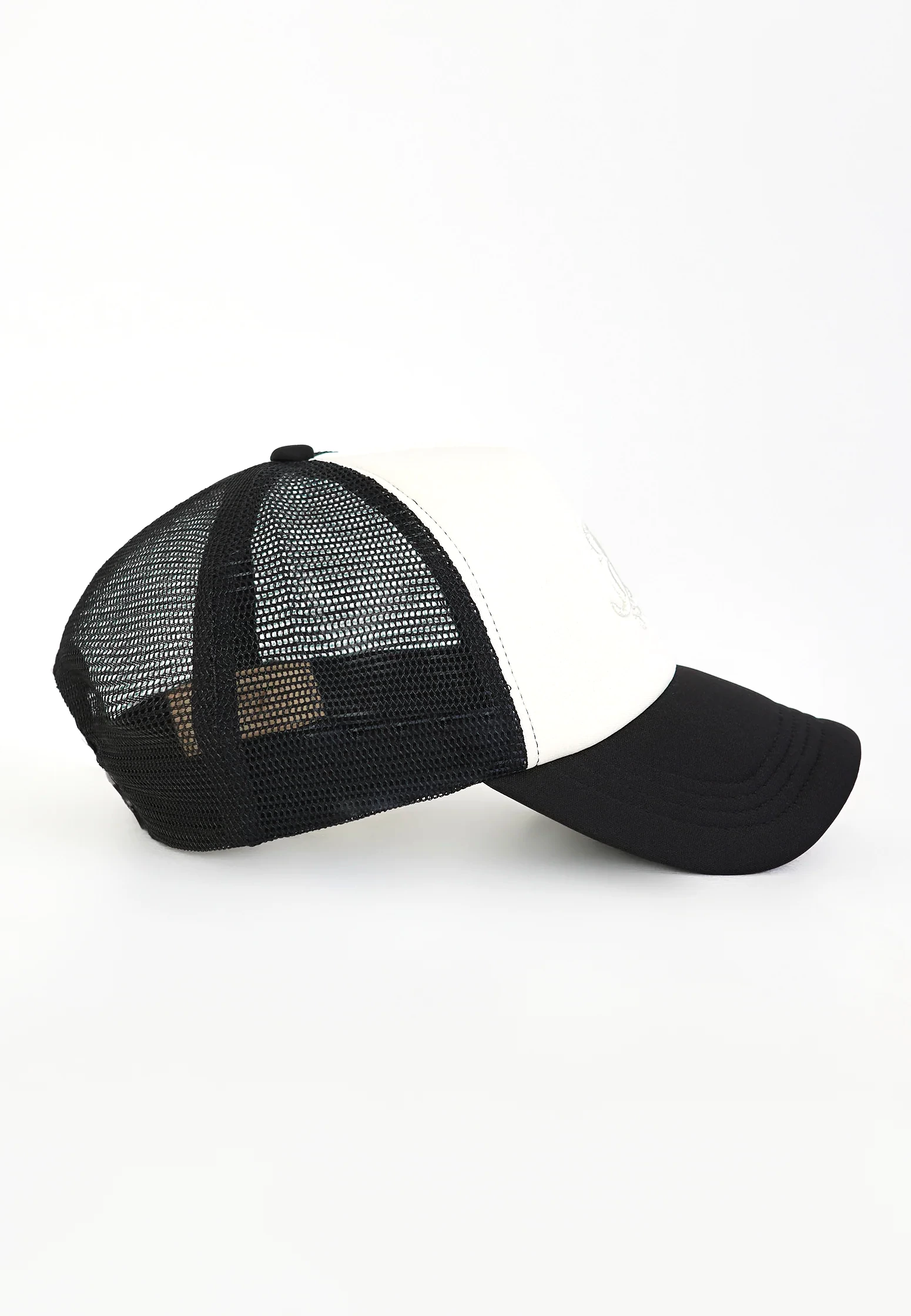 SIKSILK Truckermütze 29638 - Schwarz + Weiß