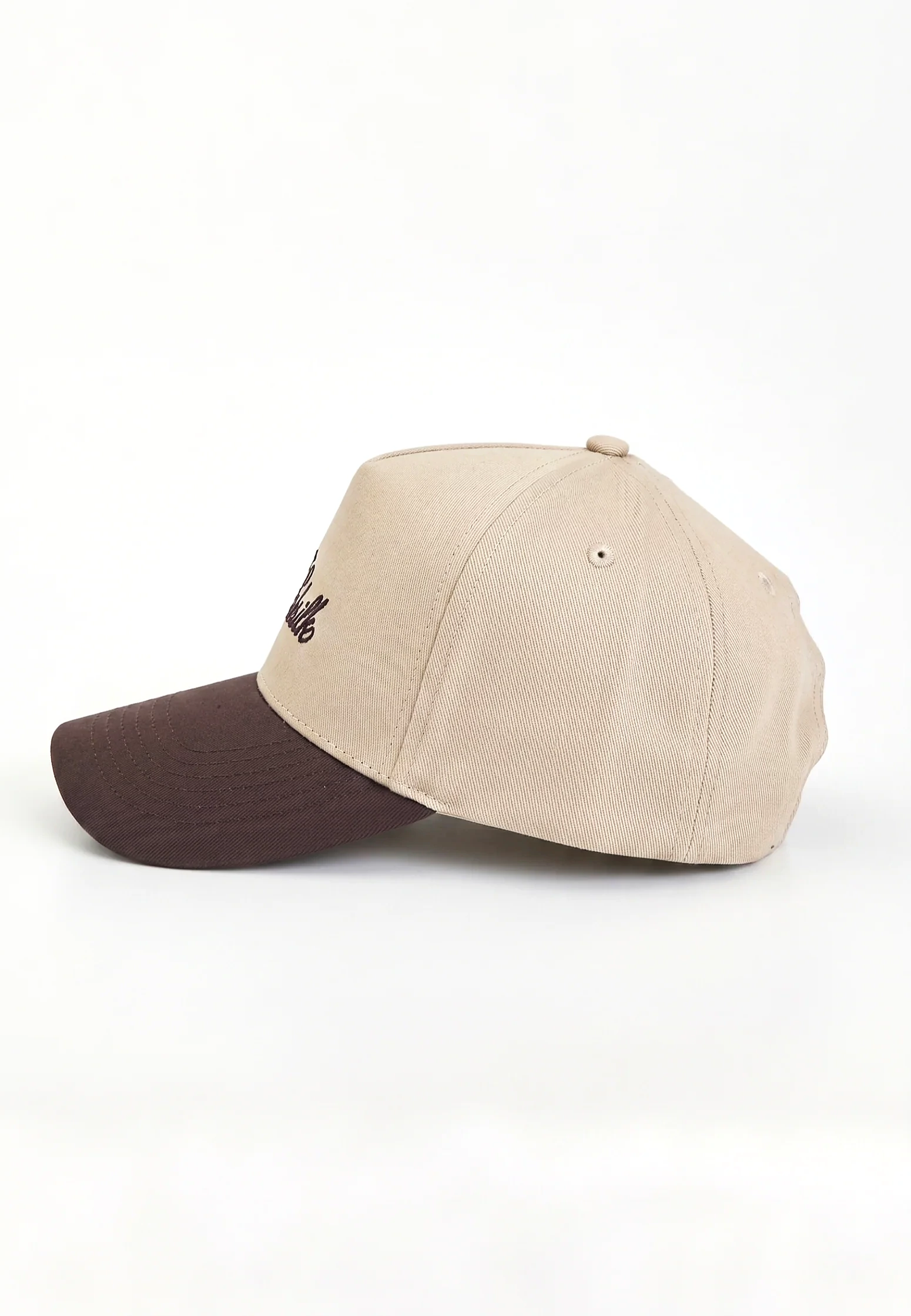 Czapka z daszkiem męska SIKSILK 29919 - Beż + Brąz