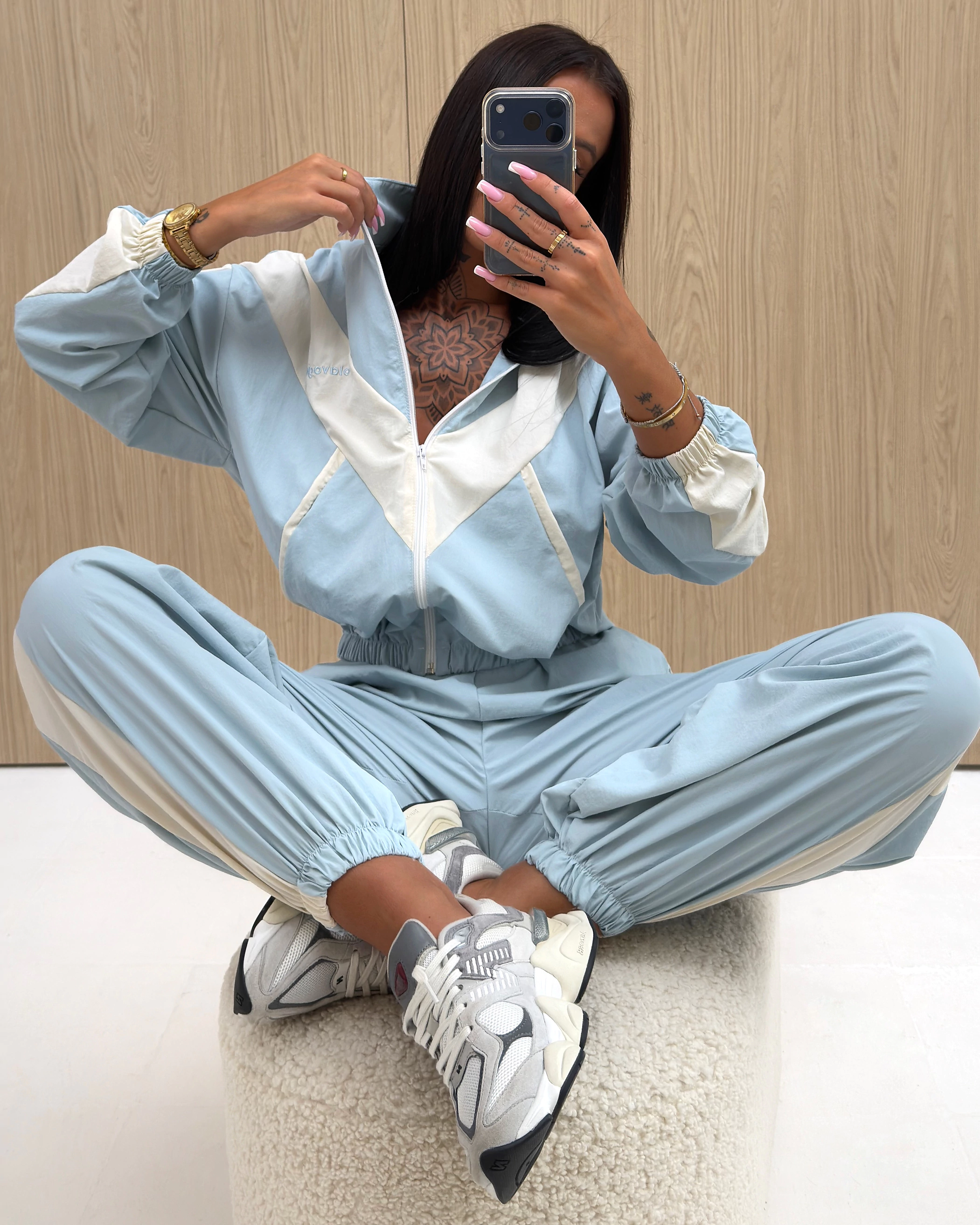 OLAVOGA VOID women’s streetwear hoodie – Light blue + ecru