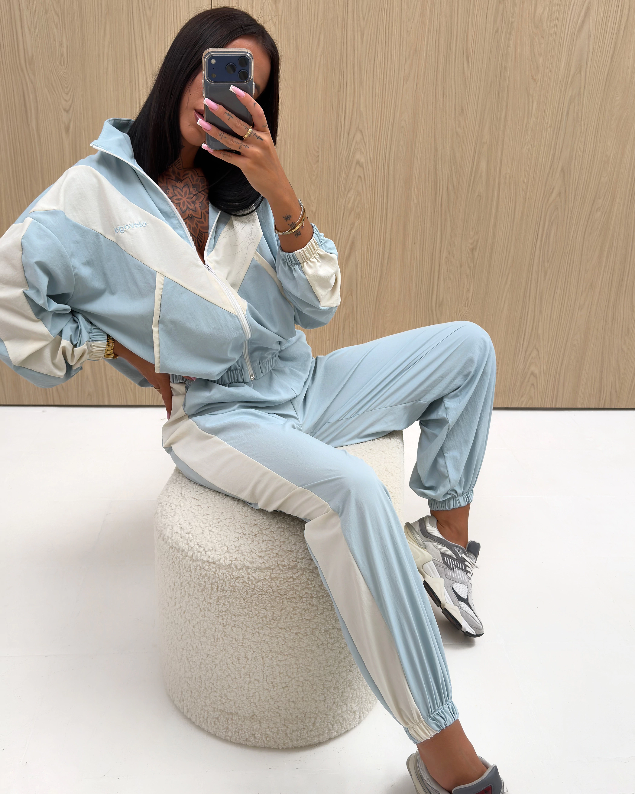 OLAVOGA VOID women’s streetwear hoodie – Light blue + ecru