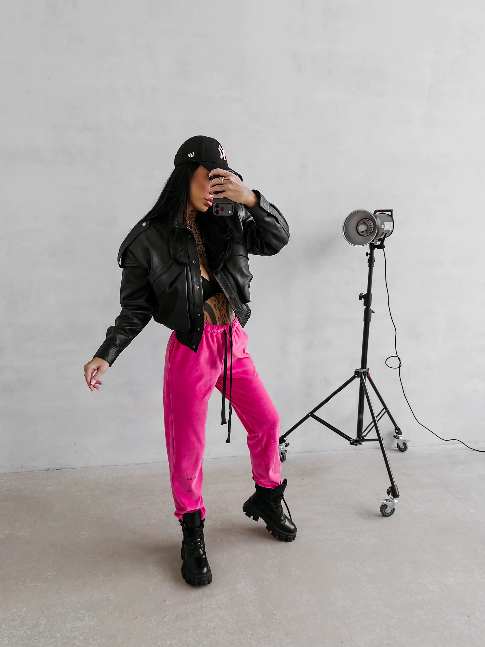Verstellbare Damen-Velours-Hose OLAVOGA NESA - Amaranth