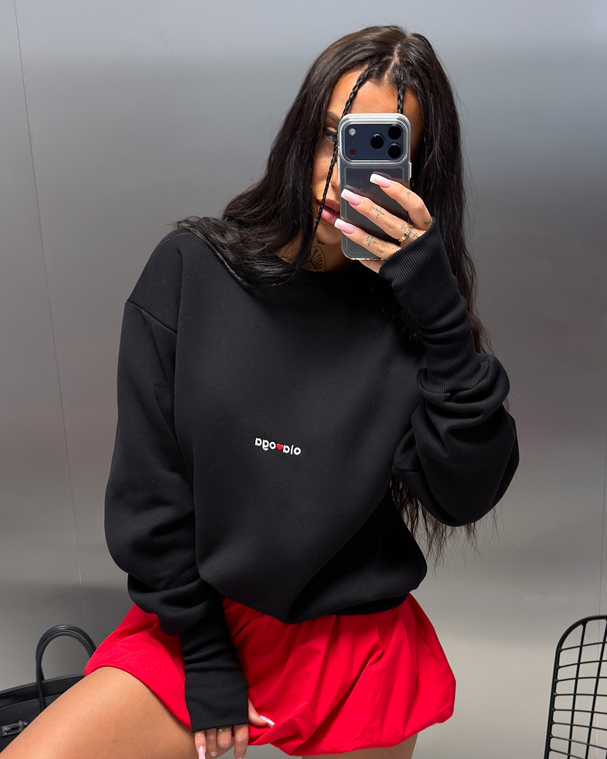OLAVOGA CHOOSE Women’s Sweatshirt with Thumb Holes – Black
