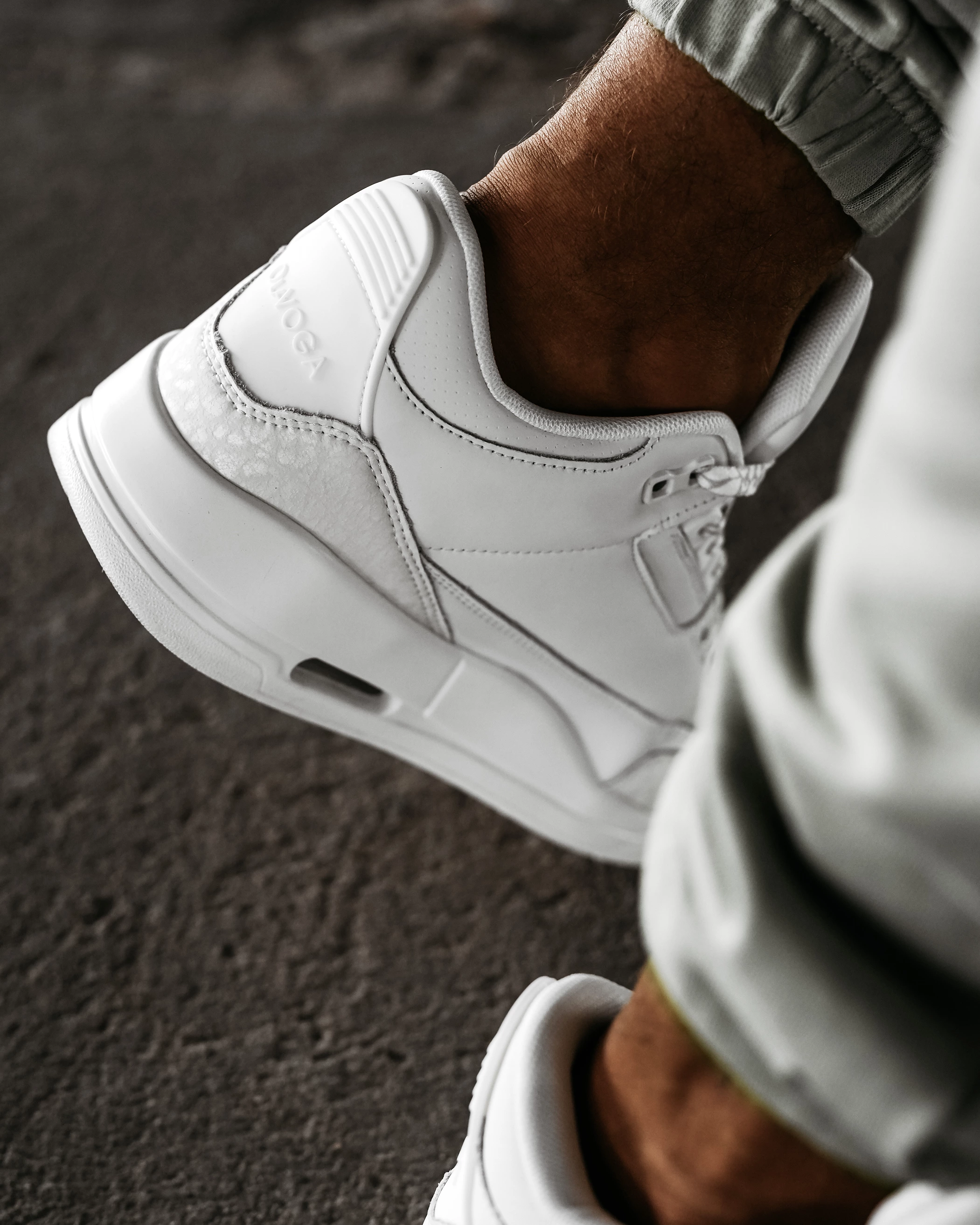 Sneakersy męskie za kostkę OLAVOGA Men JOKERY - Biały