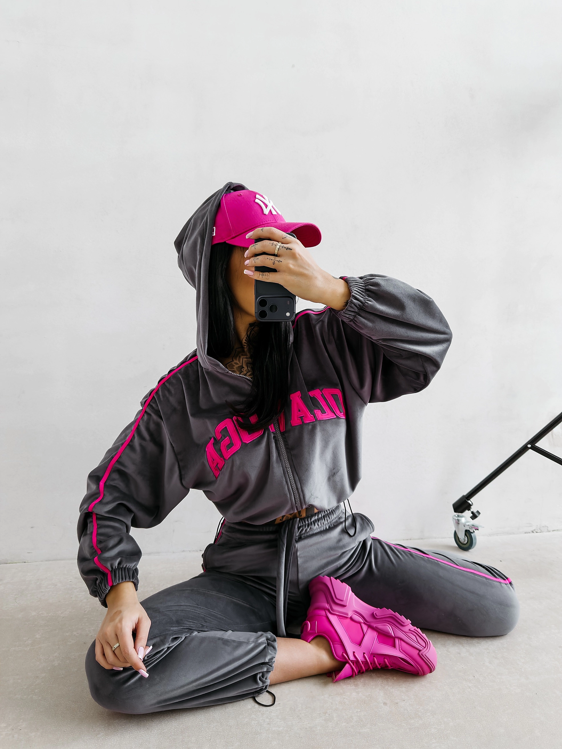 Damen-Sport-Velours-Set OLAVOGA AVONI - Graphit