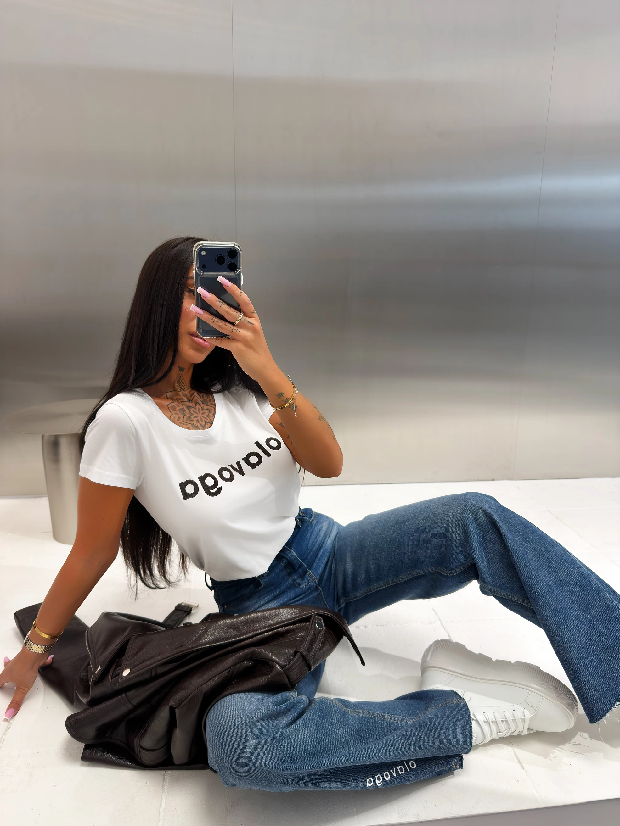 OLAVOGA Essentials: T-shirt basic EARLY - Biały